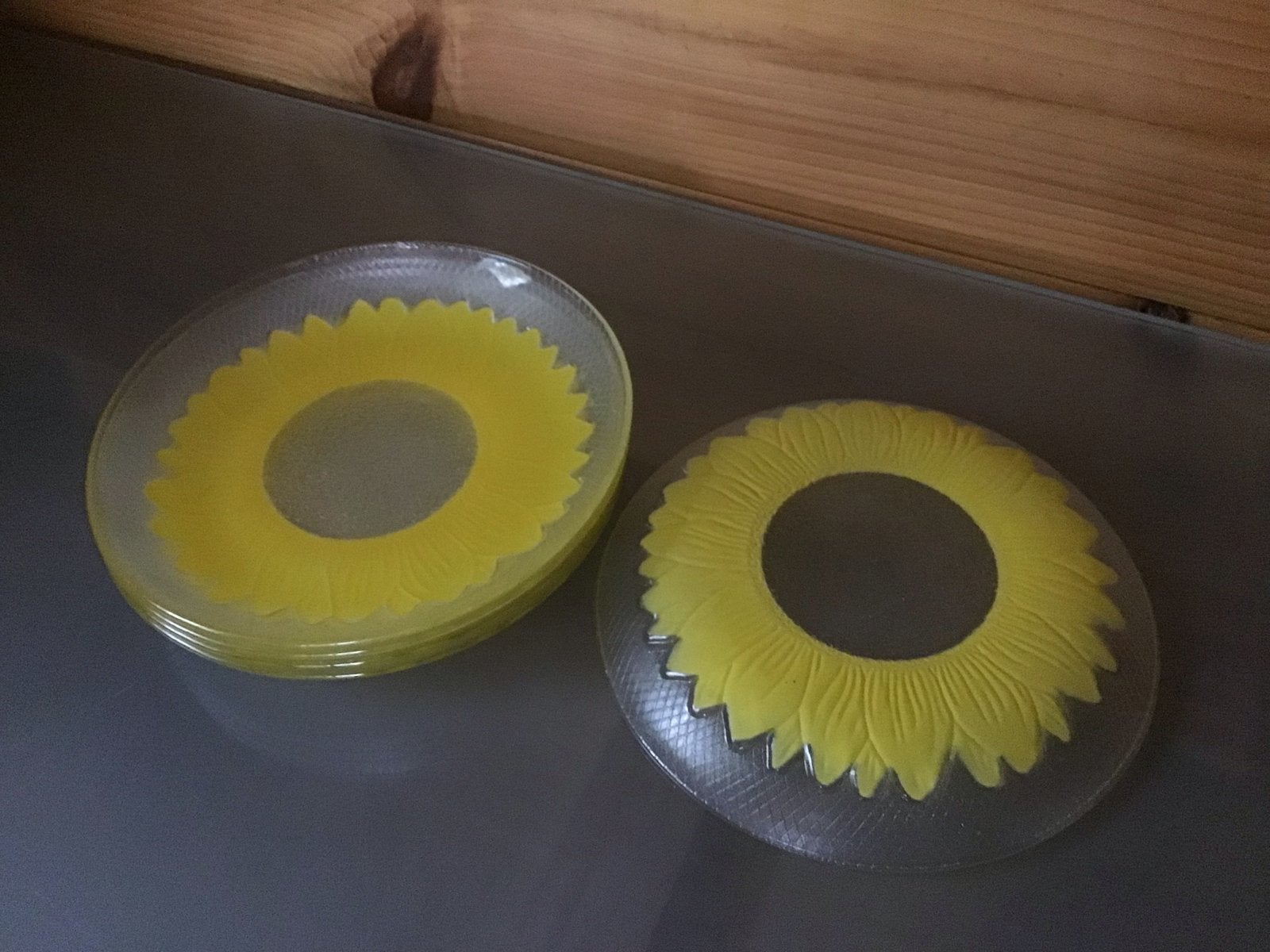 Set van 6 zonnebloem bordje., Huis en Inrichting, Keuken | Servies, Ophalen, Overige stijlen, Glas, Schaal of Schalen