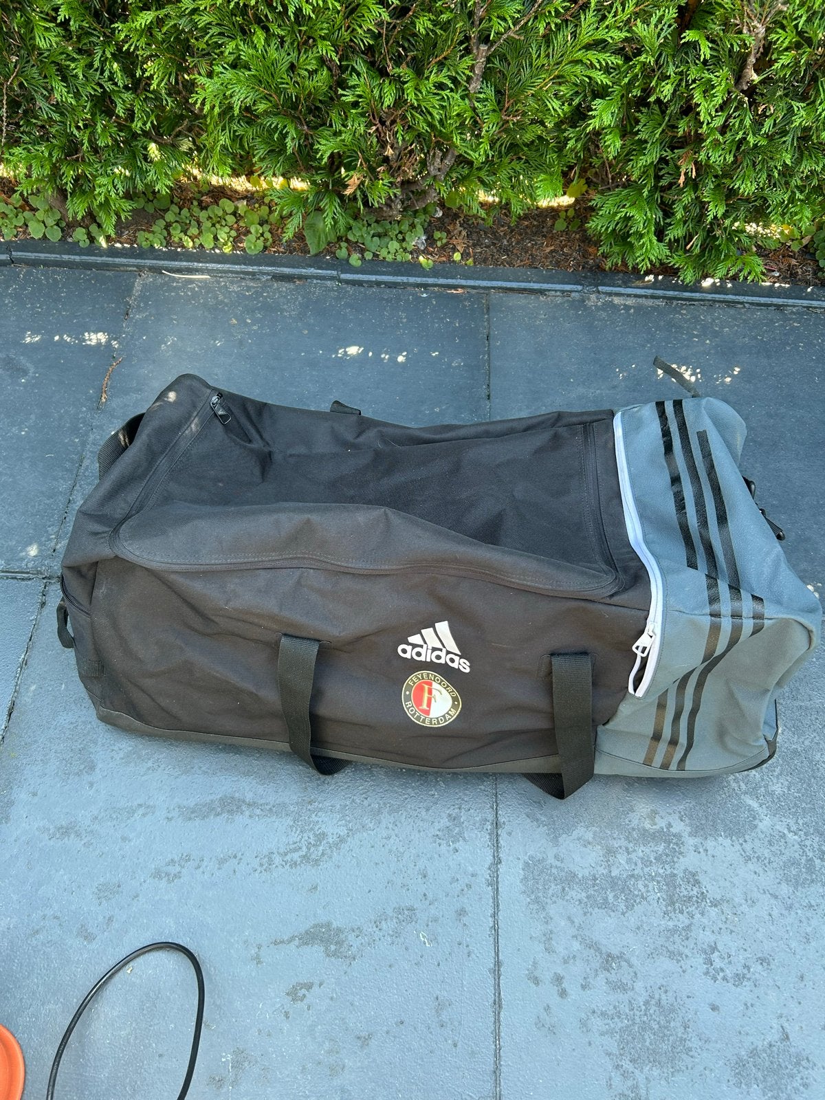 Adidas Feyenoord reis tenue tas met wielen - Zwart/Grijs, Ophalen of Verzenden, Gebruikt, Unisex volwassen