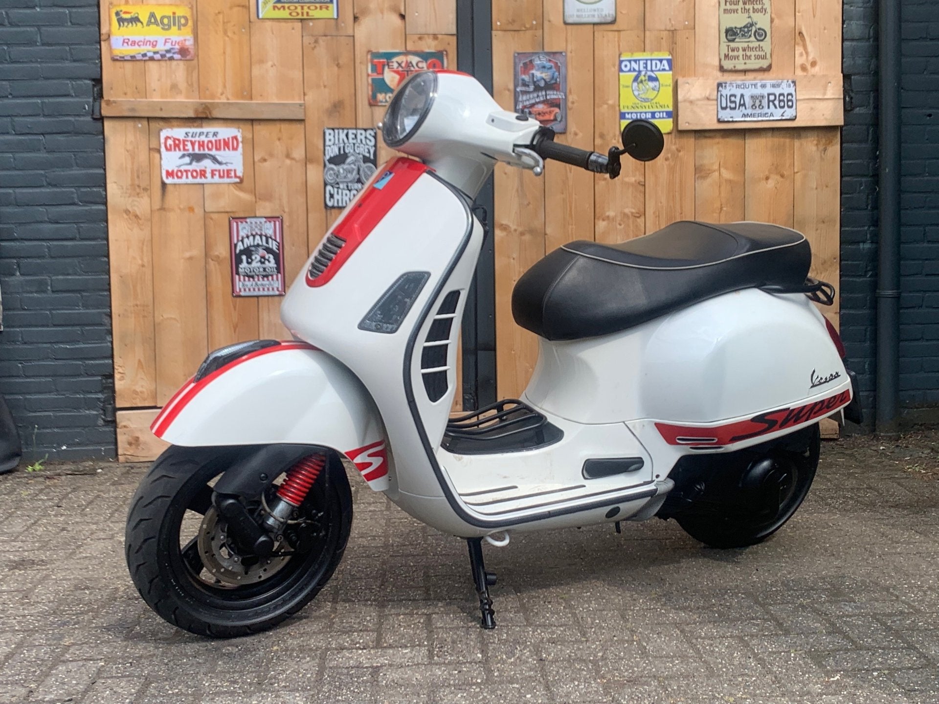Vespa Scooter GTS 300 SuperSport -ONE OF A KIND-, Scooter, Automaat, 278 cc, 12 t/m 35 kW