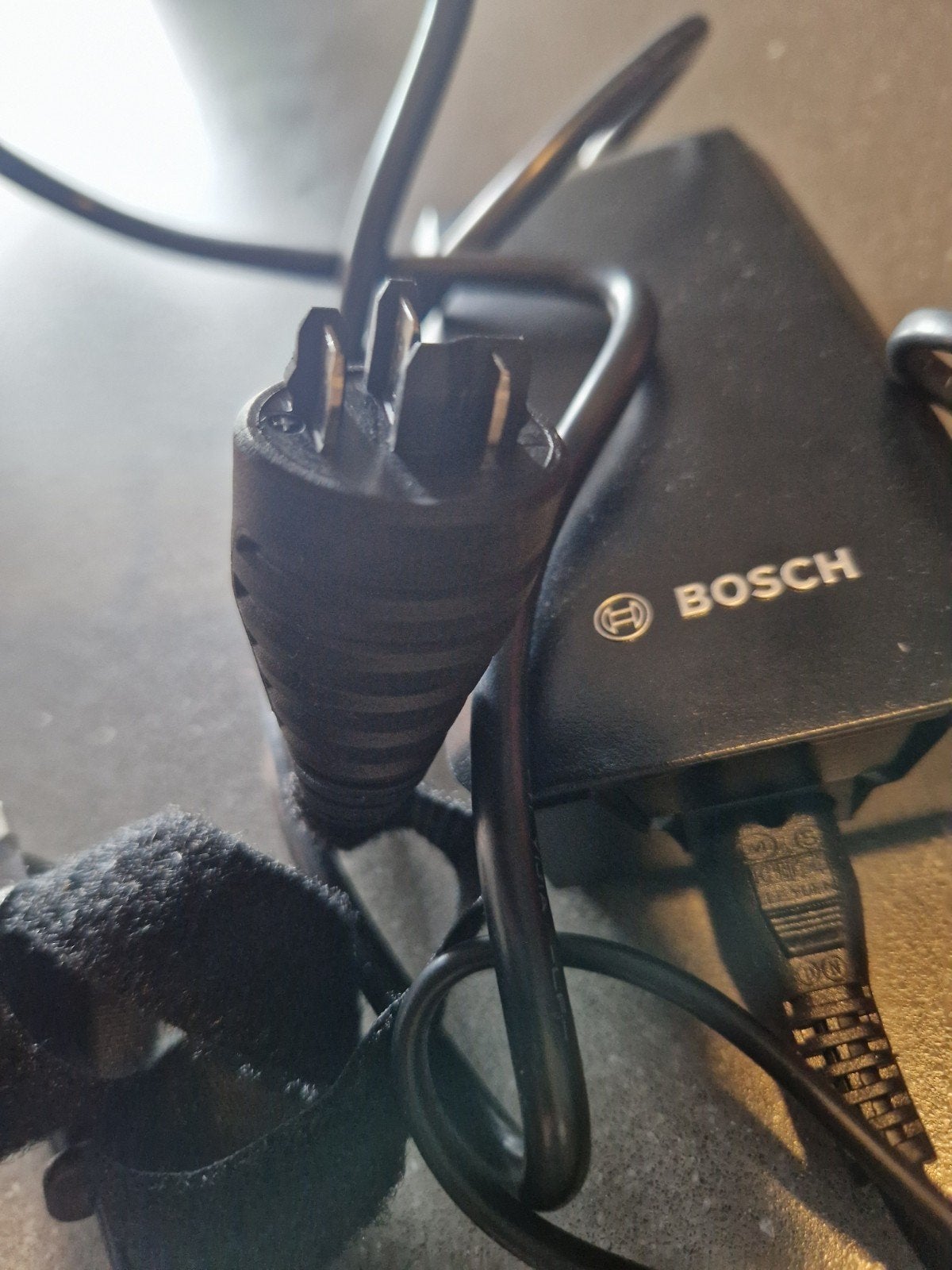 Bosch acculader voor elektrische Batavus fiets (36V, 2A), Ophalen of Verzenden, Zo goed als nieuw