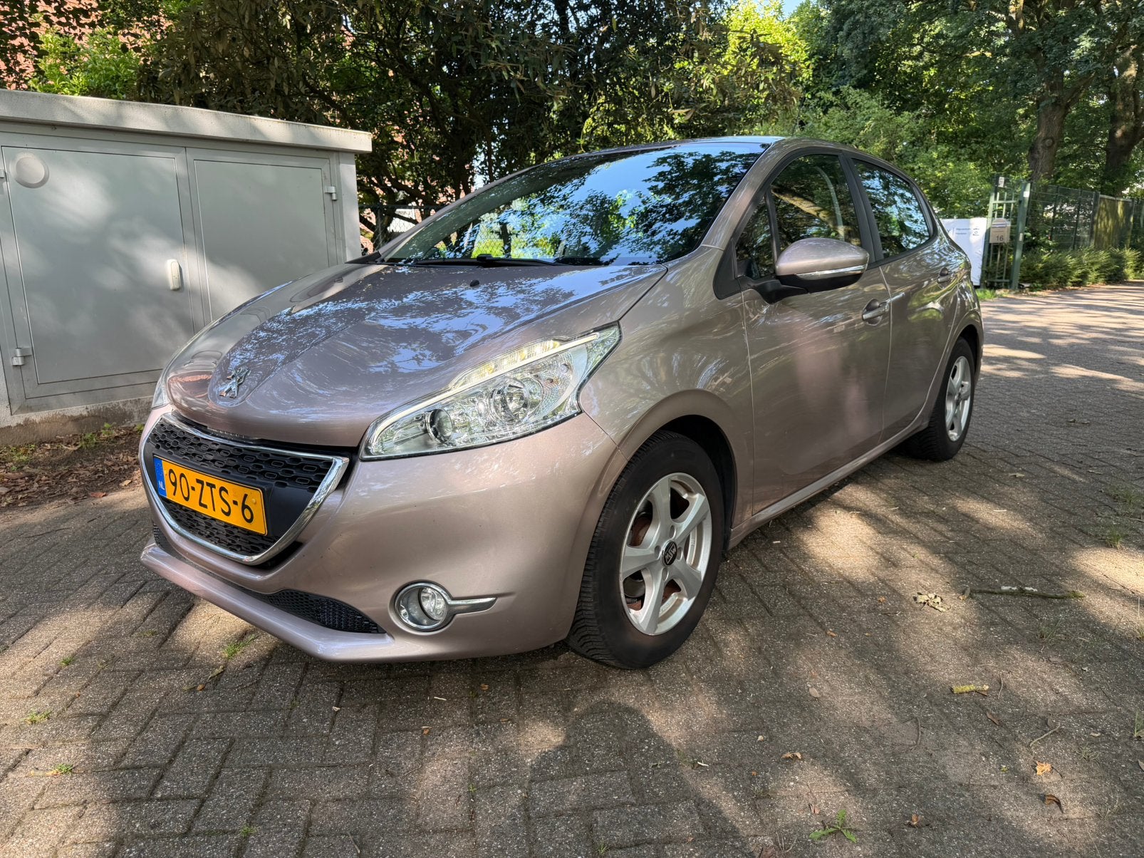 Peugeot 208 1.2 VTI 60KW/82PK 5-D 2013 Riem VV Dealer ond, Auto's, Peugeot, Voorwielaandrijving, Stof, 1199 cc, Origineel Nederlands