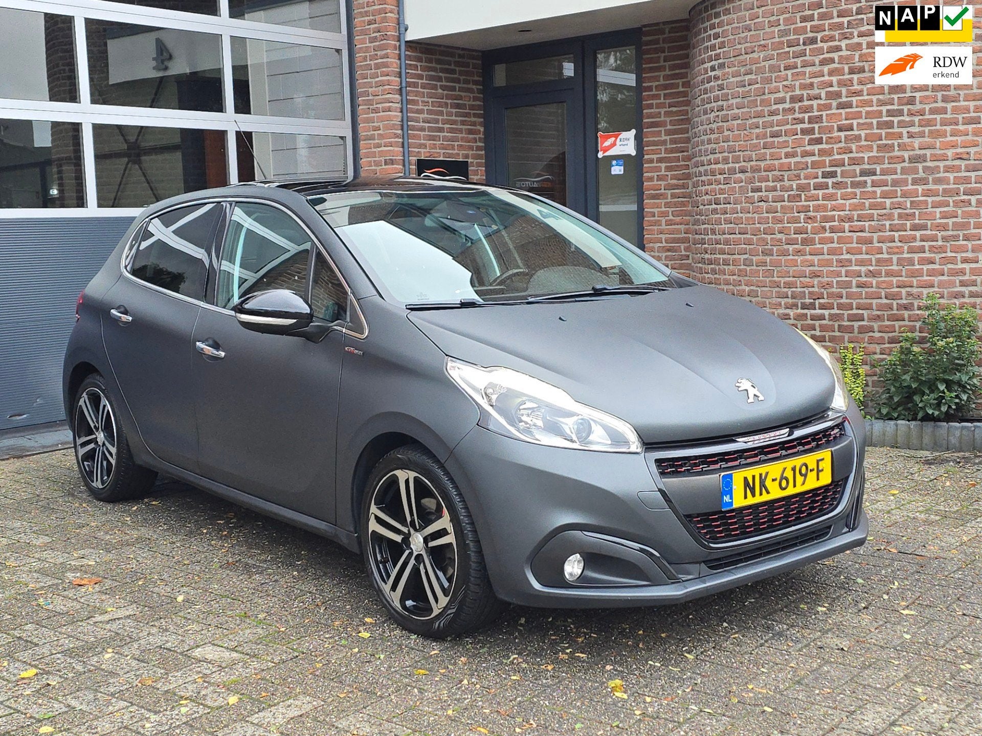 Peugeot 208 1.2 PureTech GT-Line Pano|Nap |Apk |Mat, Auto's, Voorwielaandrijving, Euro 6, 23 km/l, Origineel Nederlands