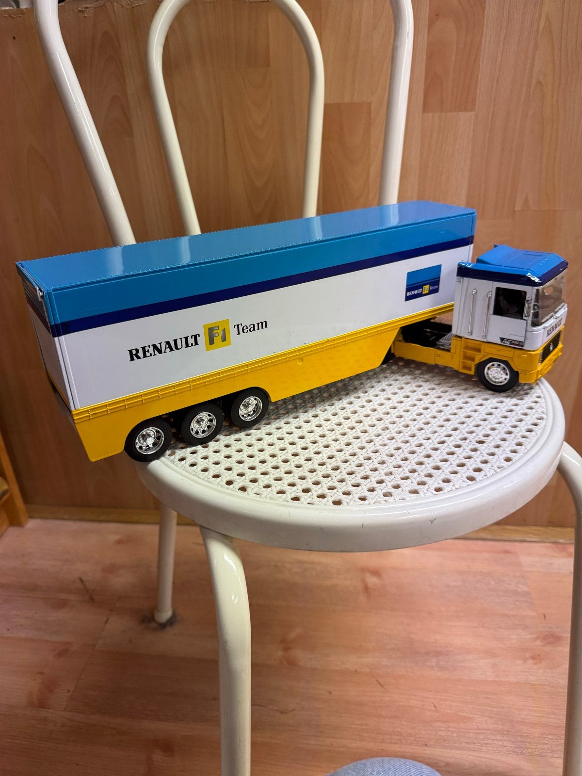 Renault F1 Team vrachtwagen model, Overige merken, Gebruikt, 1:32 tot 1:50, Ophalen of Verzenden