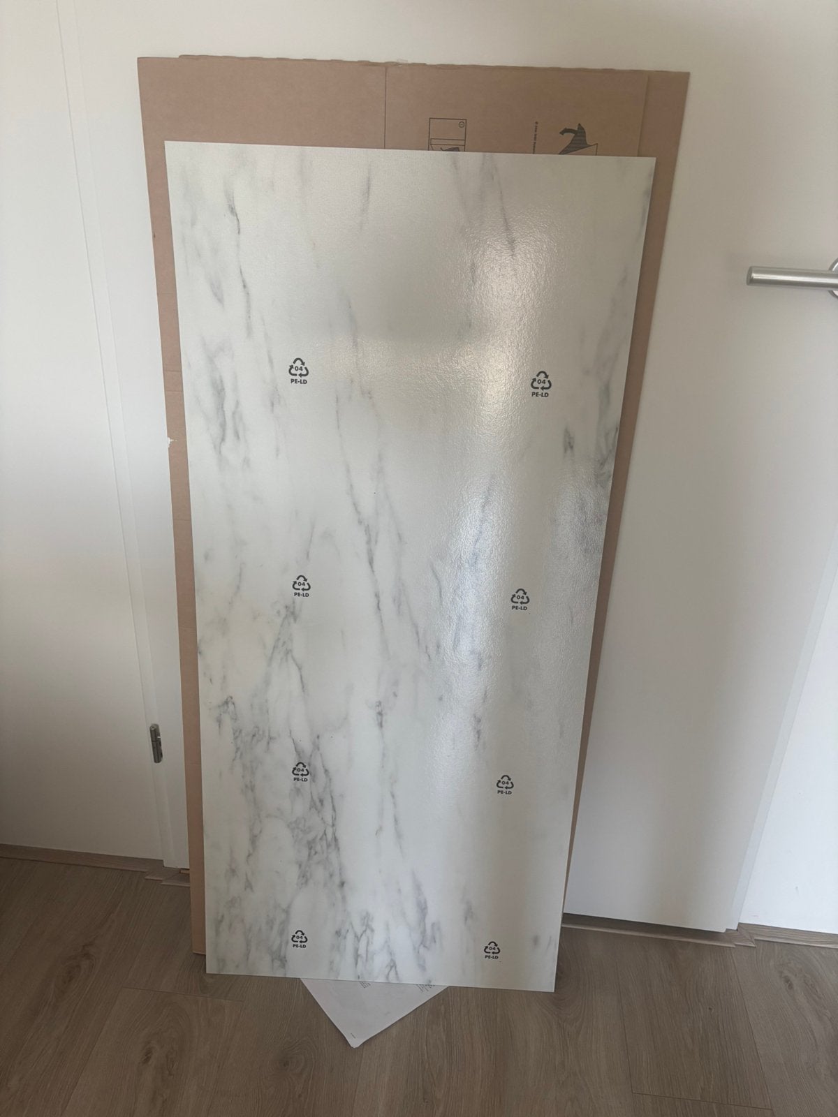 2x IKEA Lysekil wandpaneel, 2 kanten marmer en mozaiek, Ophalen, 55 cm, Nieuw, Wandbord of Wandpaneel