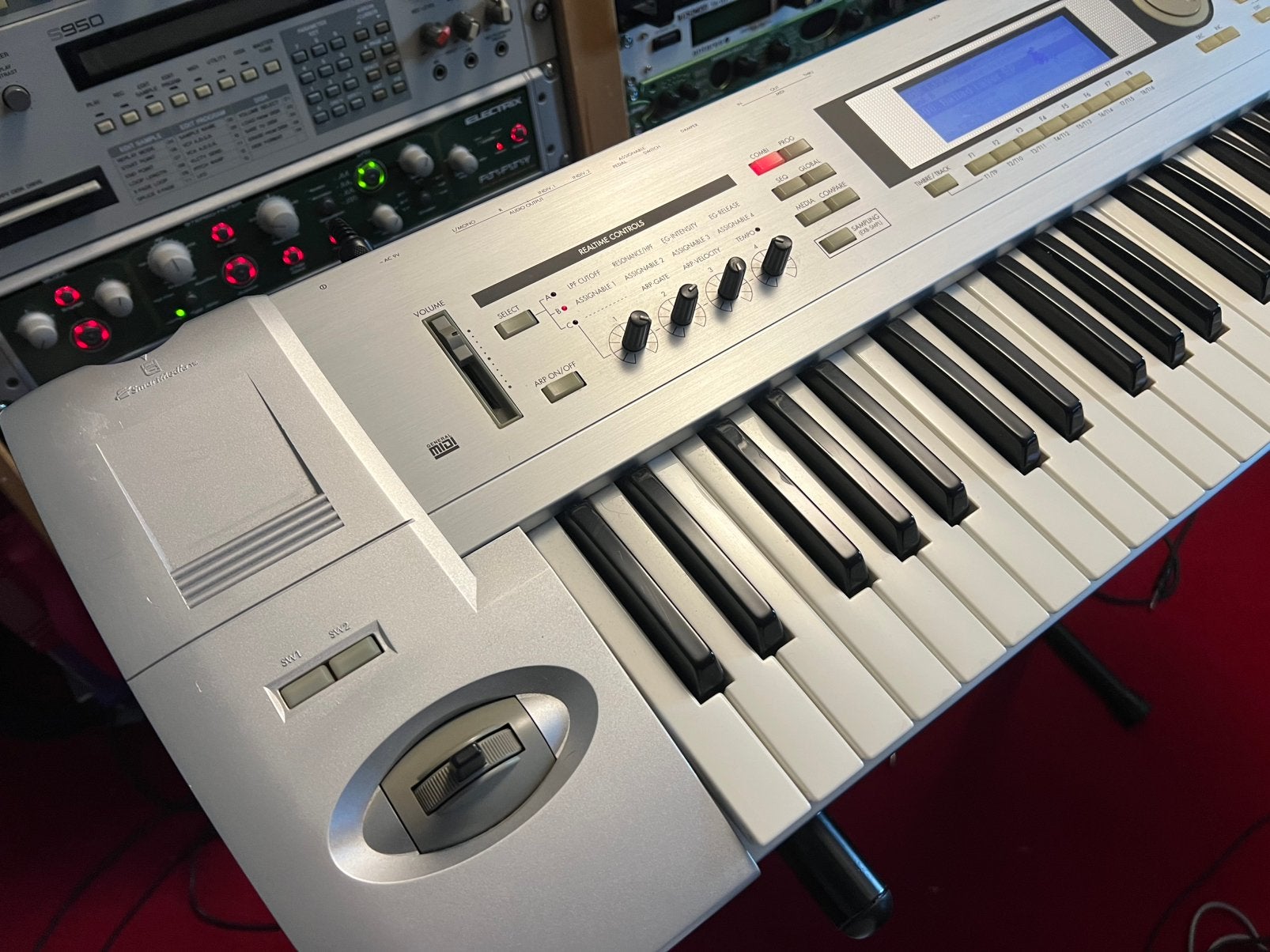 Korg Triton Le Workstation Synth/Sampler (dus + sample card), Muziek en Instrumenten, Ophalen, Gebruikt, 61 toetsen, Korg