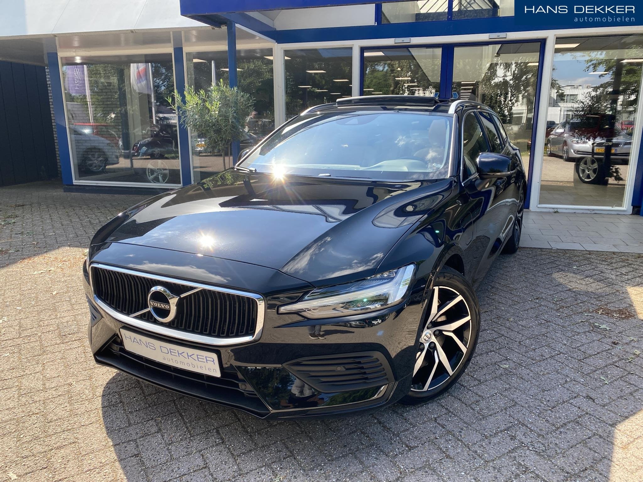 Volvo V60 2.0 T6 Twin Engine AWD Inscription Camera / Trekha, Gebruikt, Euro 6, 4 cilinders, Vierwielaandrijving