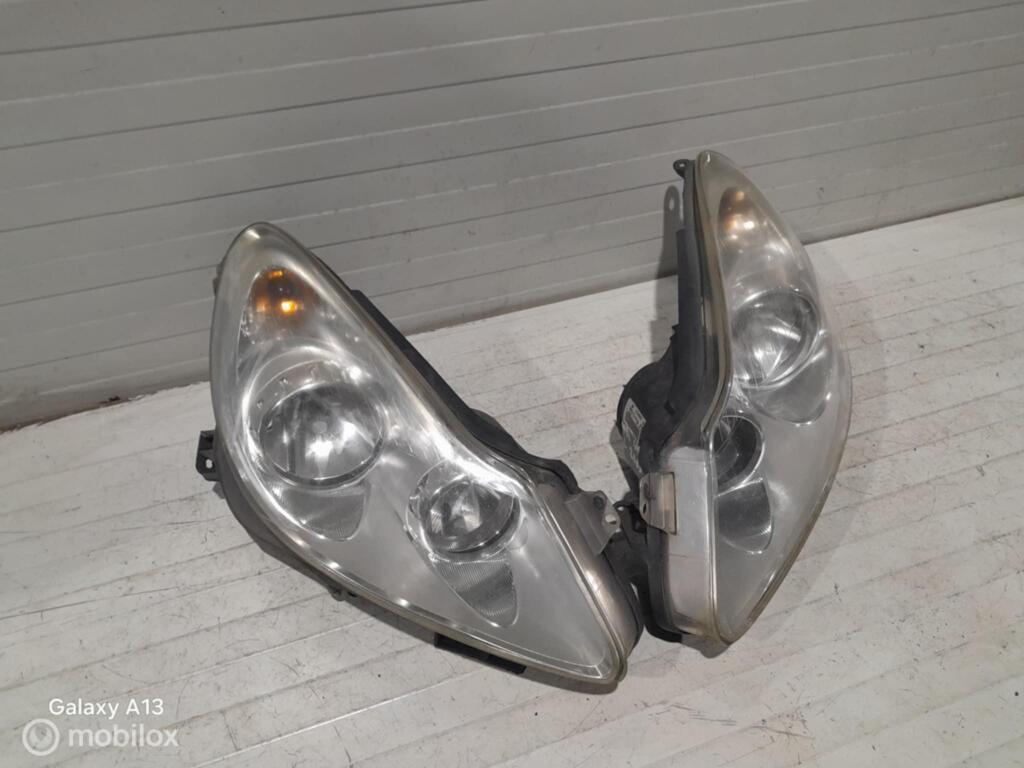 Koplamp Opel Corsa D, Gebruikt, Ophalen of Verzenden