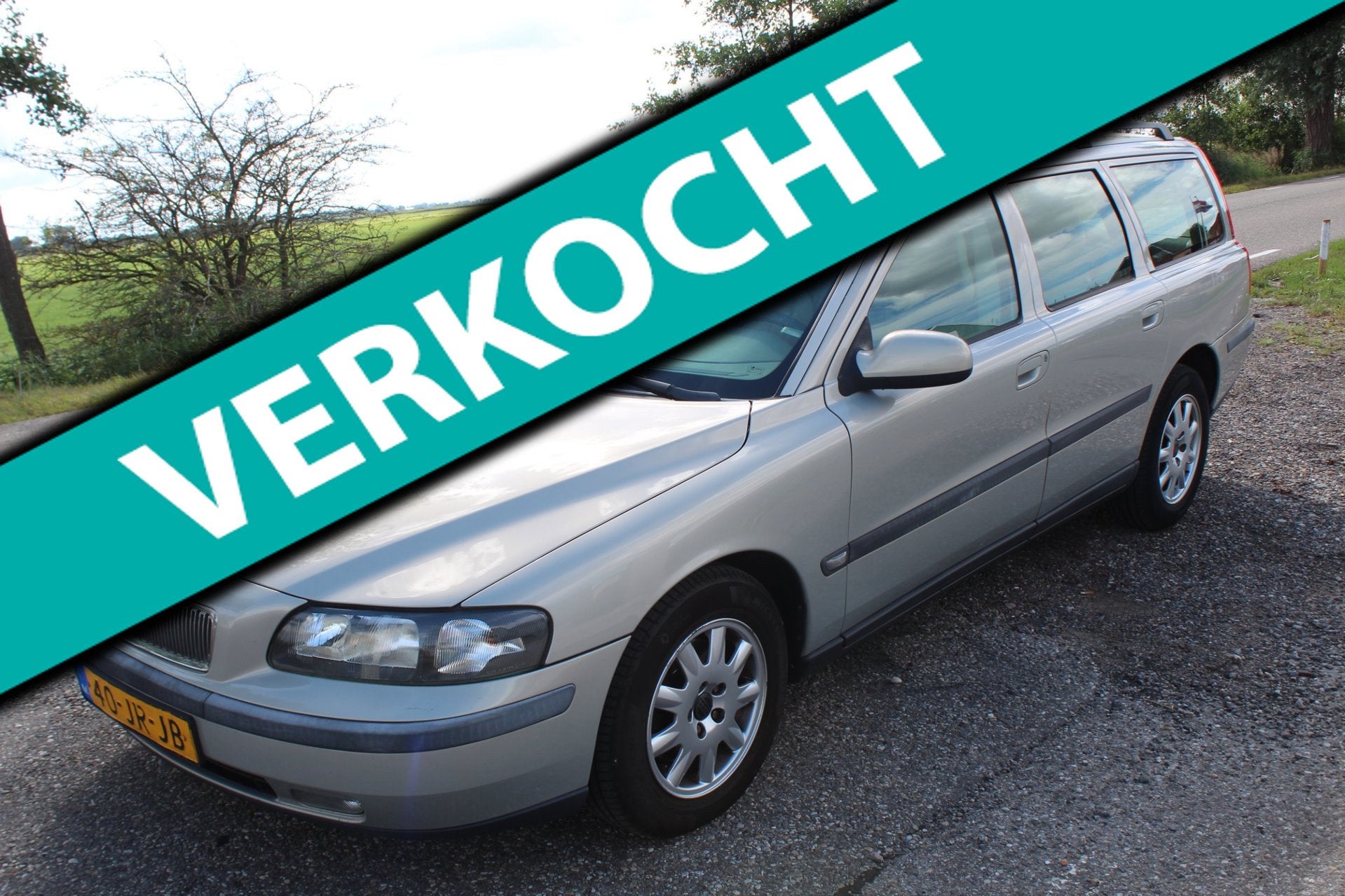Volvo V70 2.4 Comfort Line // apk 03/2027 / dealer onderhoud, Auto's, Voorwielaandrijving, Beige, Leder en Stof, Beige