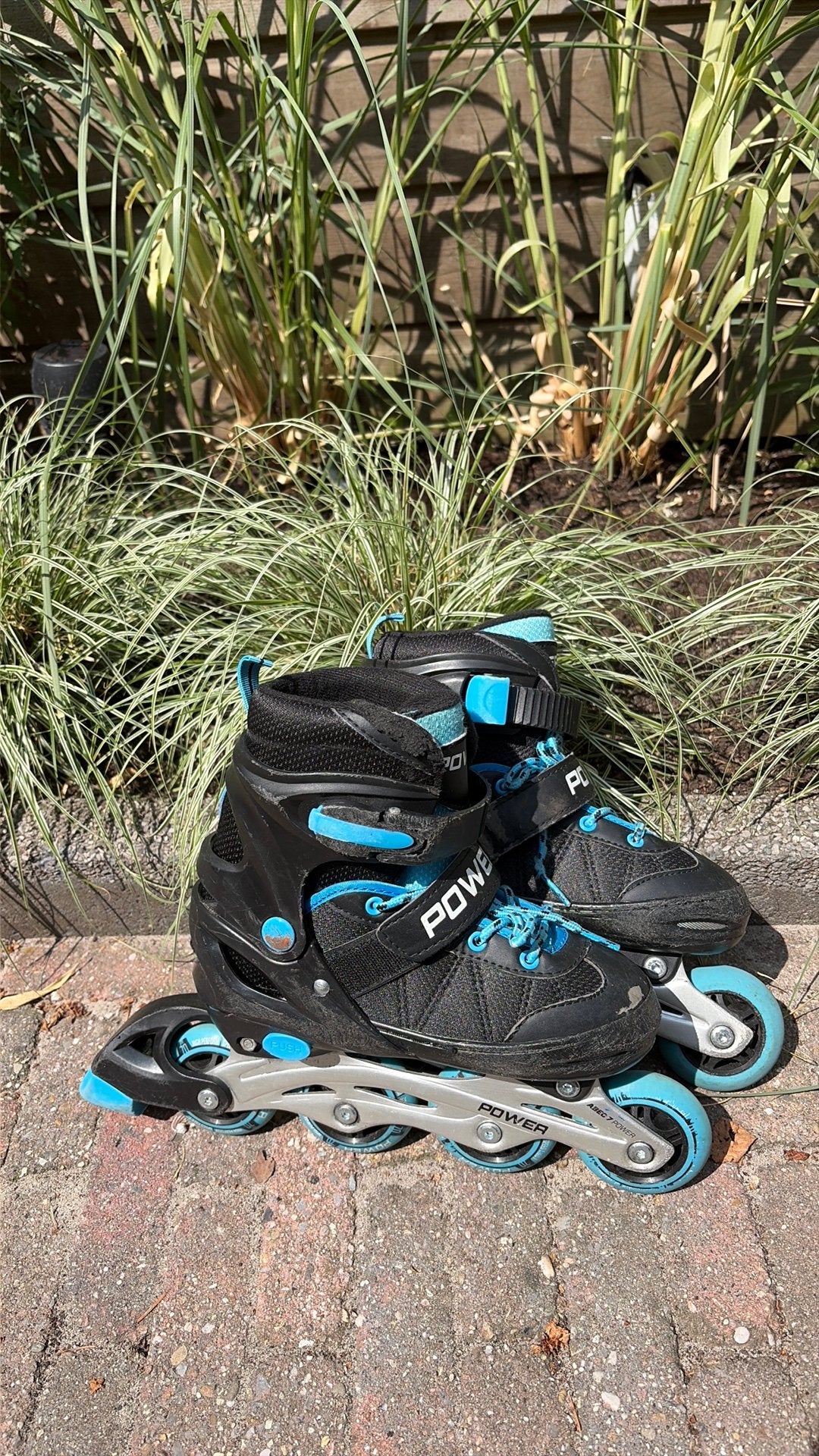 Skeelers mt 34-37 blauw/zwart, Ophalen, Gebruikt, Kinderen, Inline skates 4 wielen