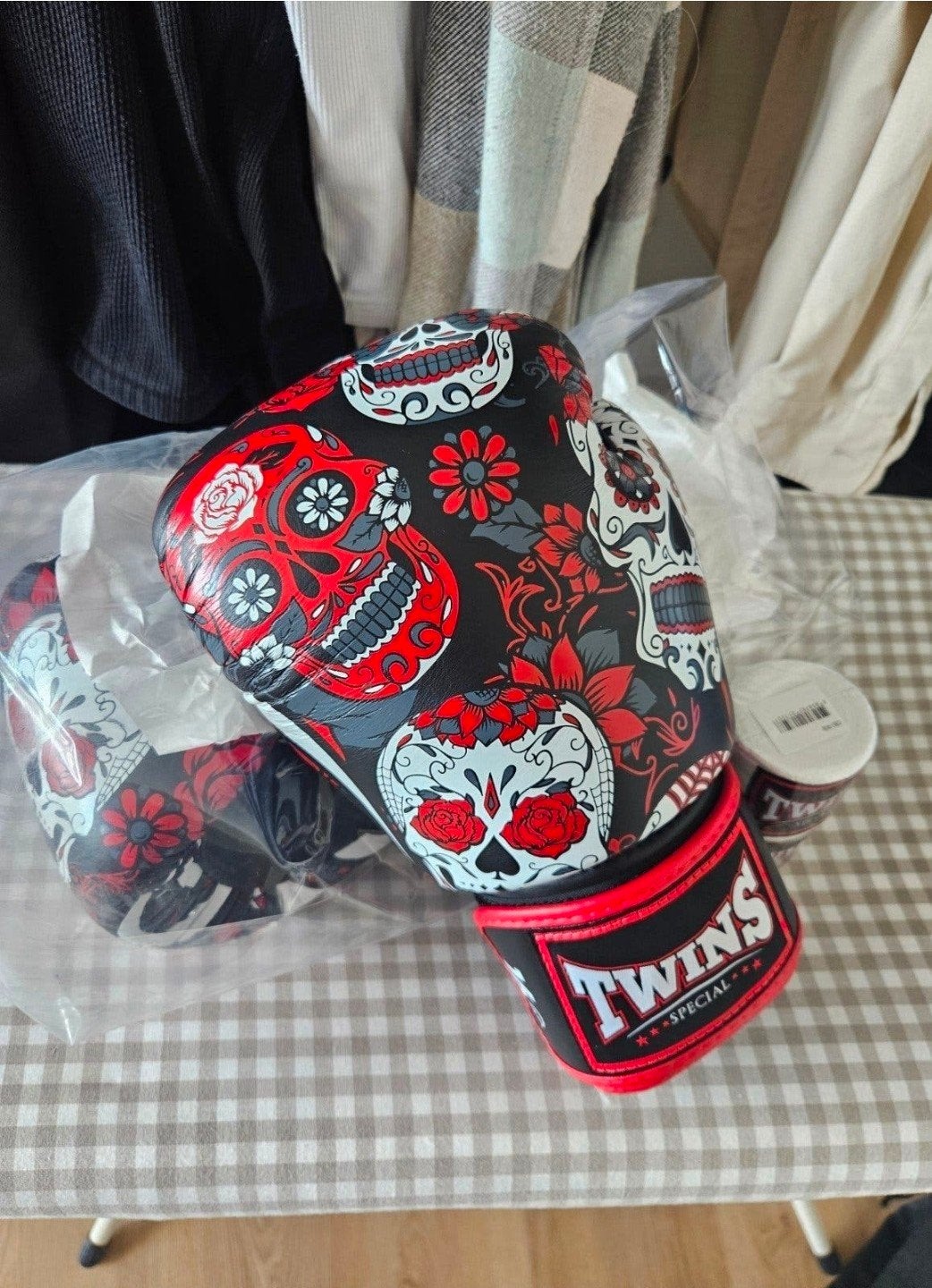 Twins Special Red Skull Bokshandschoenen NIEUW 16oz., Ophalen of Verzenden, Nieuw, Bokshandschoenen