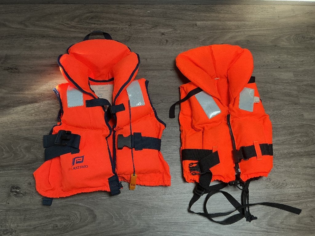 Reddingsvest 20-30 + 15-20 kilo, Ophalen of Verzenden, Zo goed als nieuw, Reddingsvest of Zwemvest, Plastimo