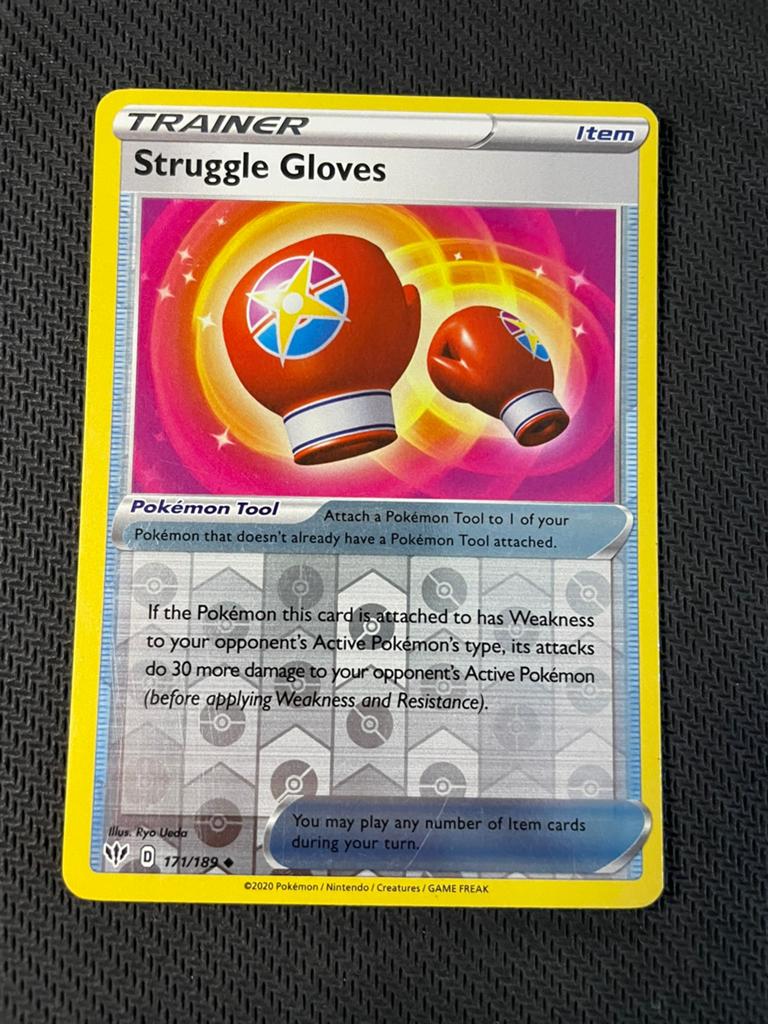 Struggle Gloves 171/189 Reverse Holo Darkness Ablaze, Ophalen of Verzenden, Zo goed als nieuw