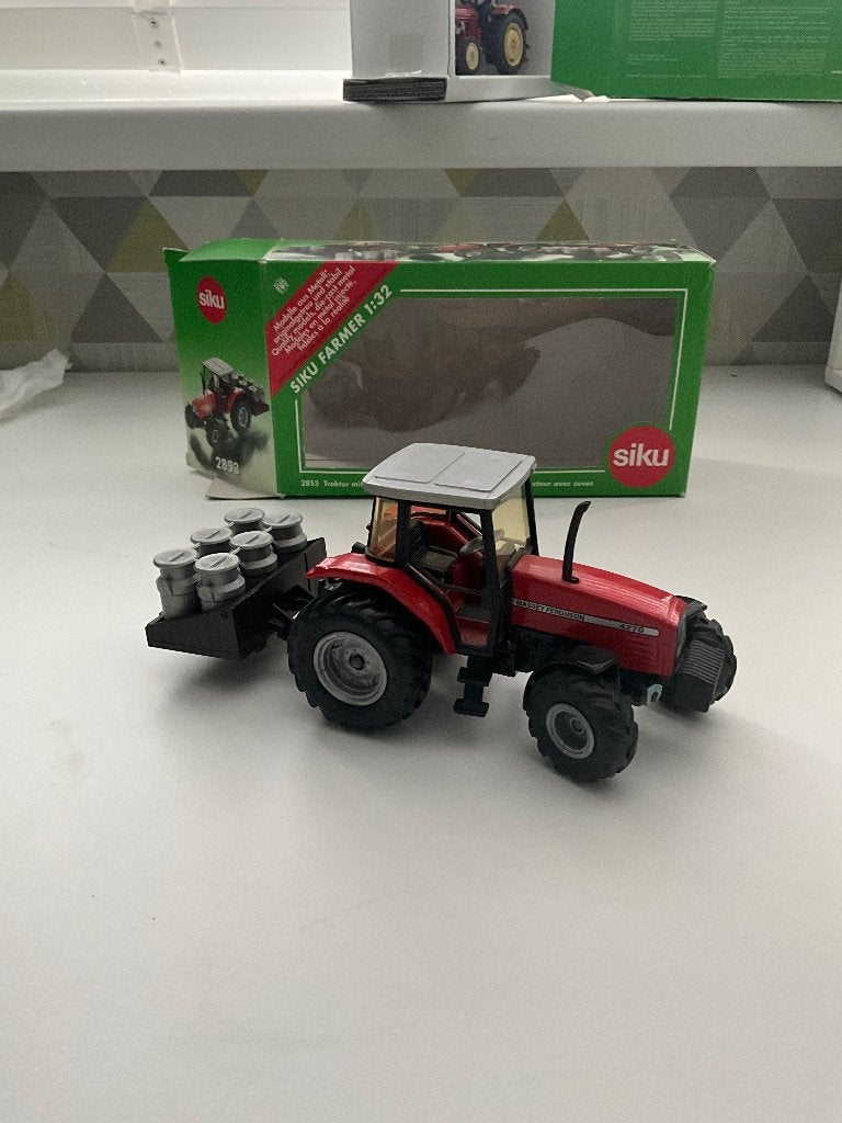 Masseur Ferguson MF 4270, Hobby en Vrije tijd, Ophalen of Verzenden, Zo goed als nieuw, Tractor of Landbouw, SIKU