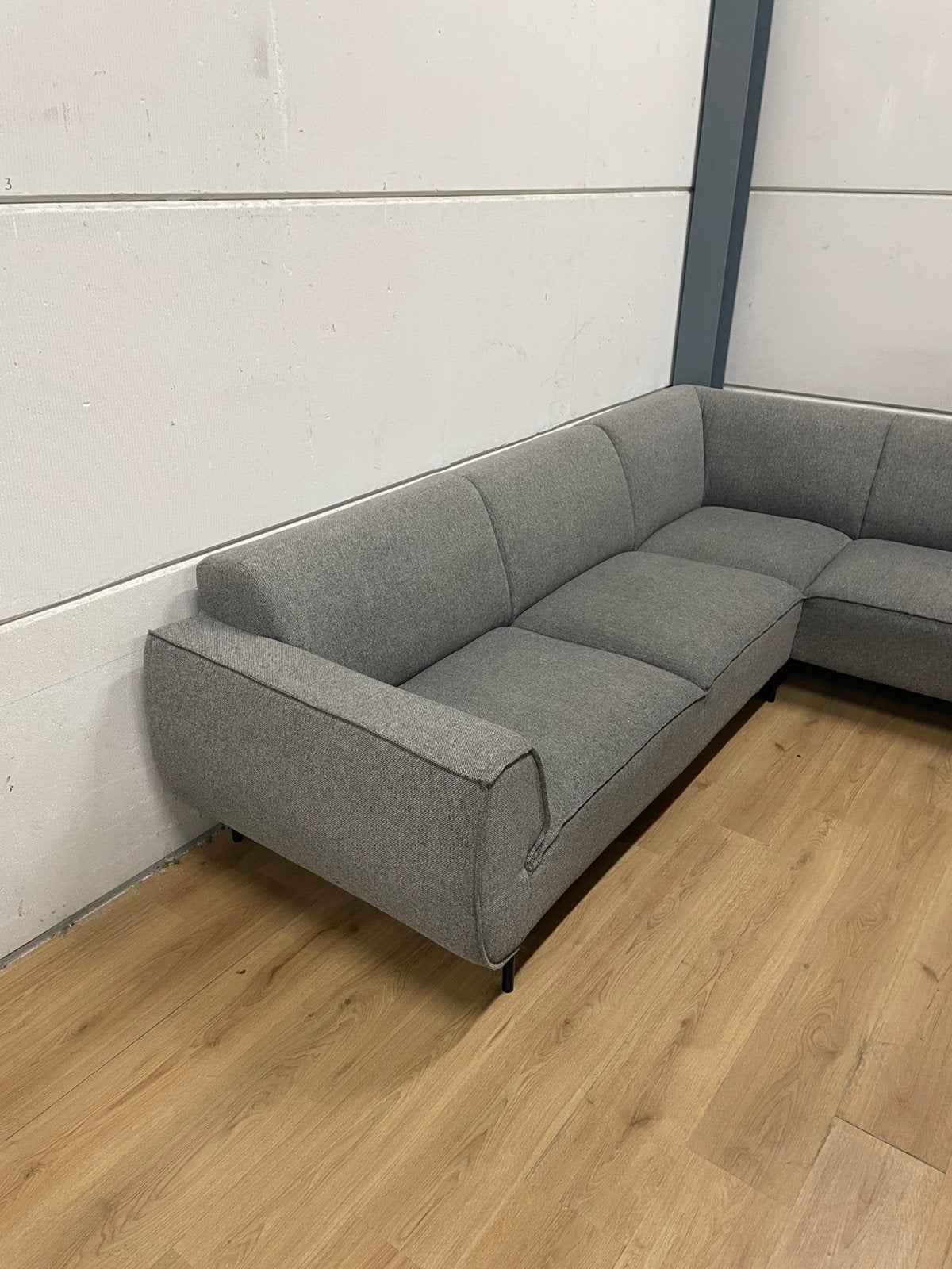 Mooie luxe moderne grijze hoekbank - GEREINIGD!!!, Ophalen, 250 tot 300 cm, Luxe, Hoekbank
