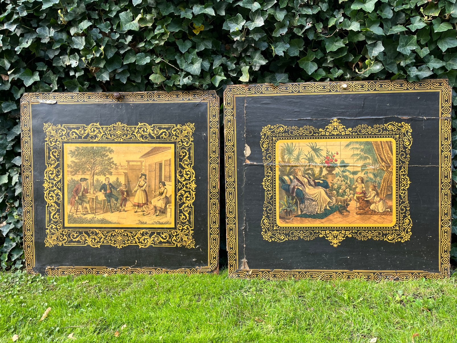 Twee antieke decoratieve wandpanelen, Ophalen