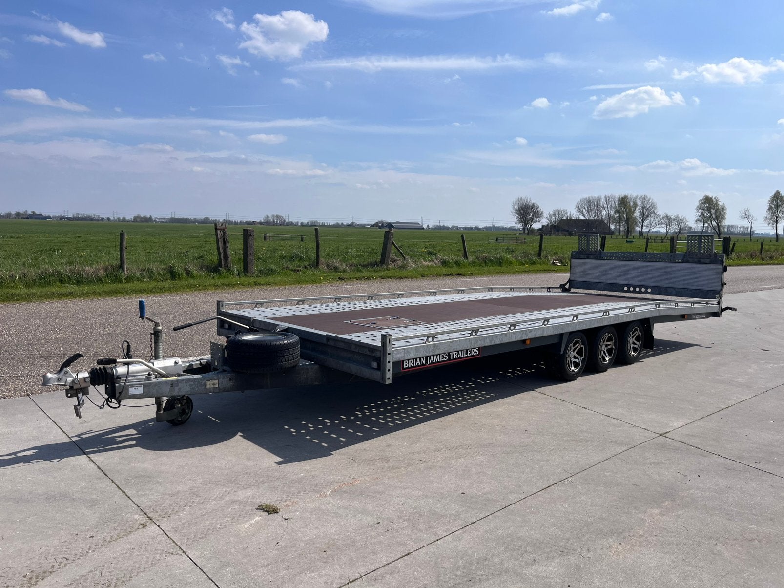 Brian james T6 autotransporter autoambulance 3500kg tridem, Auto diversen, Ophalen, Gebruikt