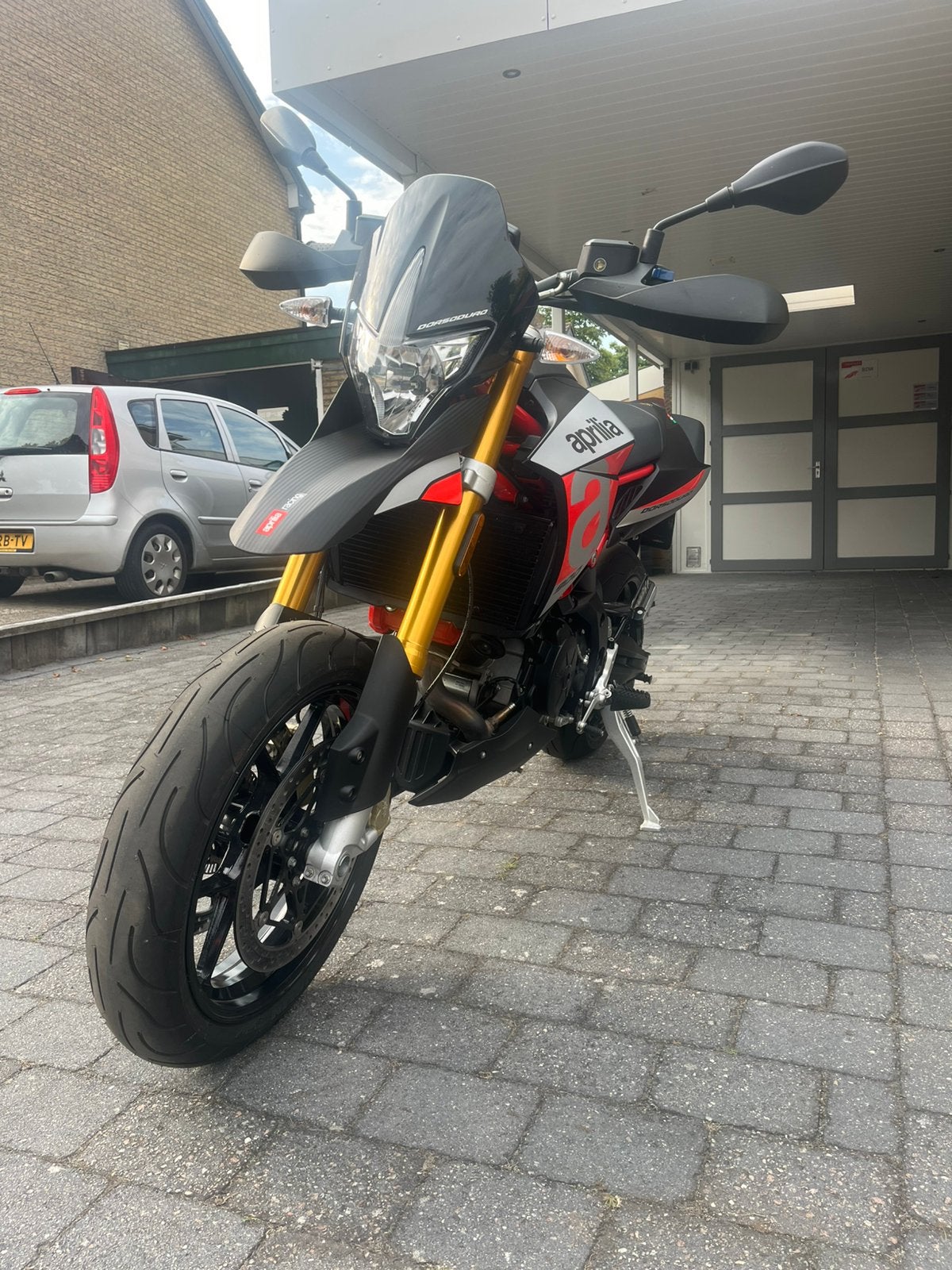 Aprili Dorsoduro 900 (lage km stand), Viale Rinaldo Piaggio, 25, 56025 Pontedera PI, 2 cilinders, Occasion, Info@aprilia.com