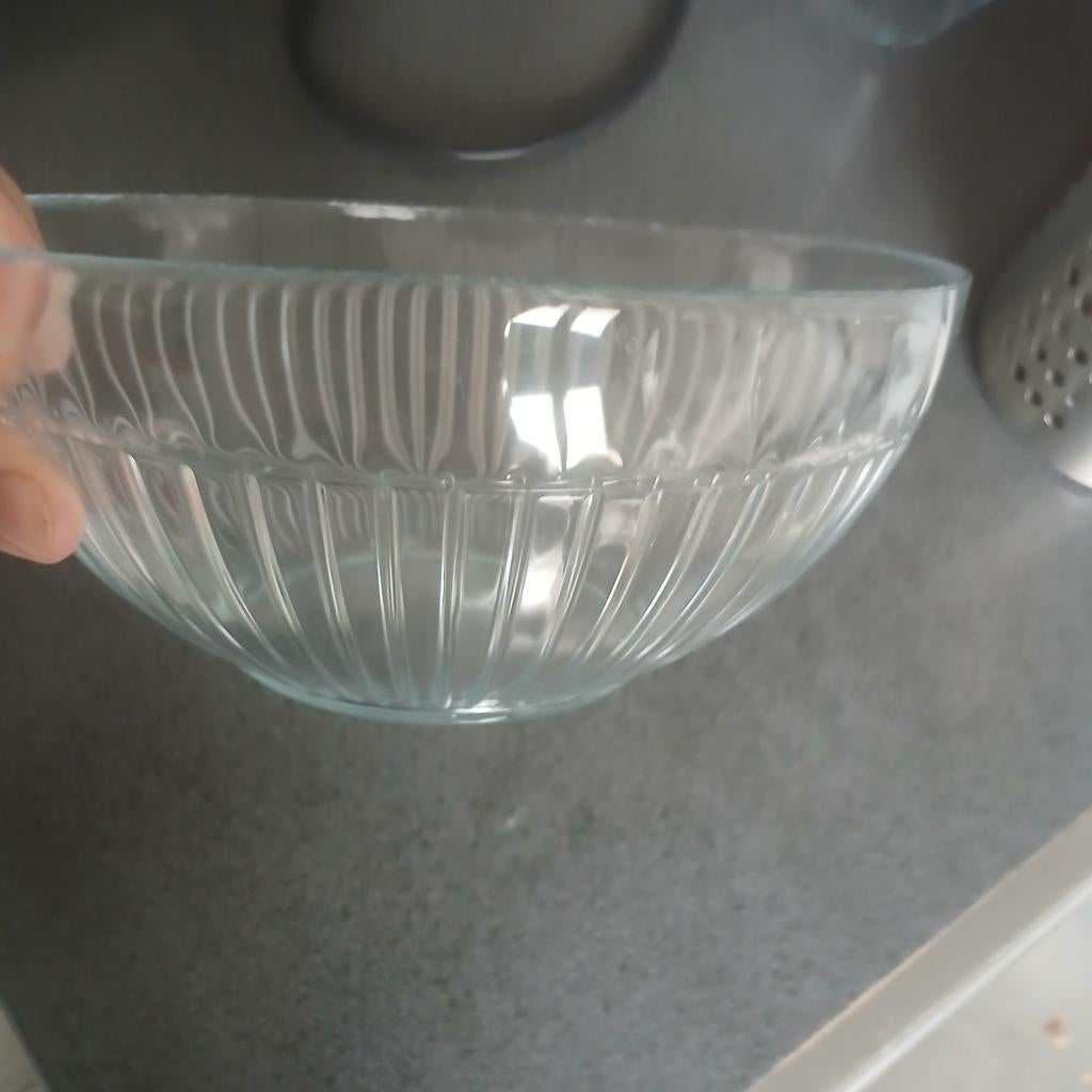 Glazen saladekom van Action, Ophalen, Schaal, Rond, Glas