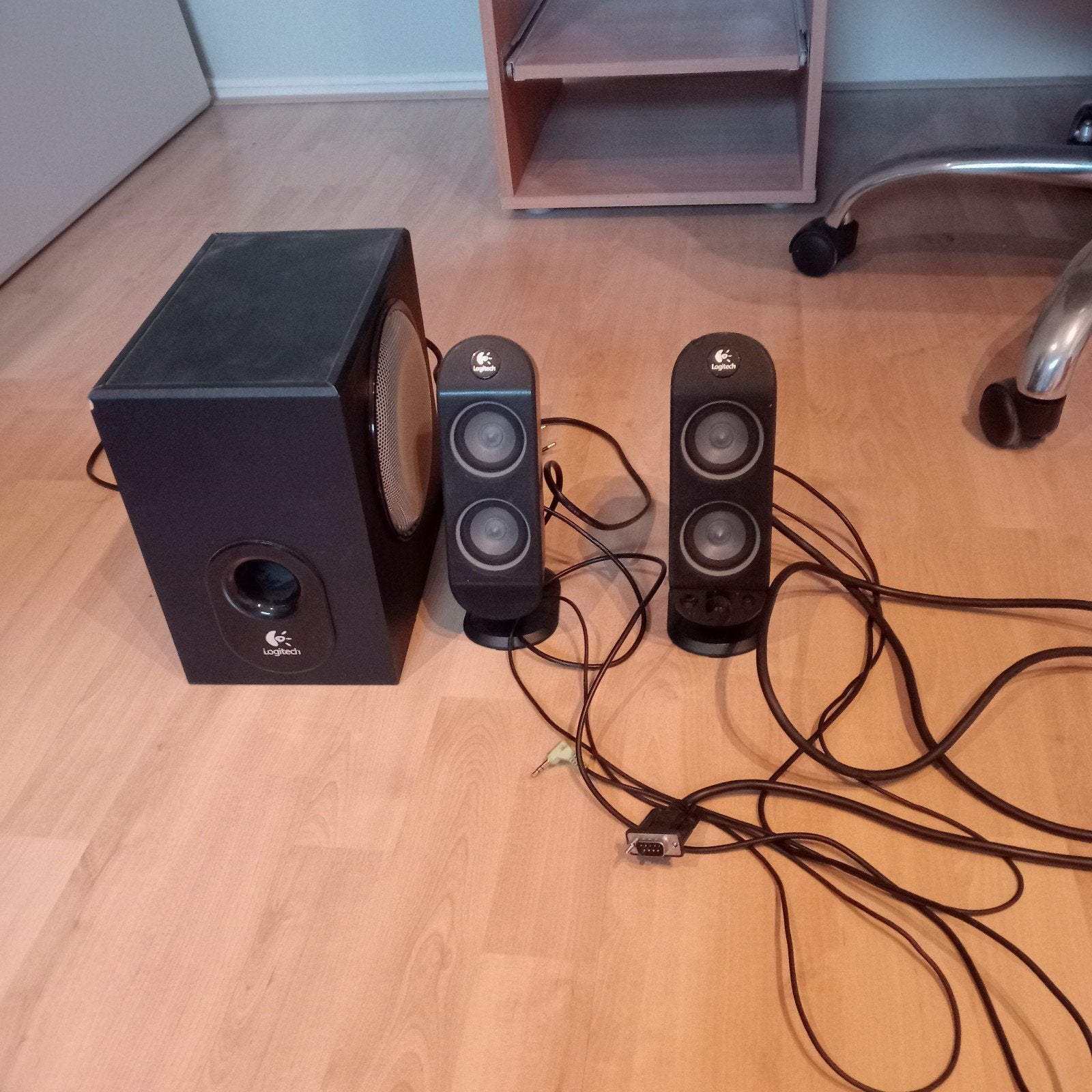 Logitech 2.1 Luidsprekerset met Subwoofer, Computers en Software, Ophalen, Gebruikt, Audiokanaal 2.1, Logitech