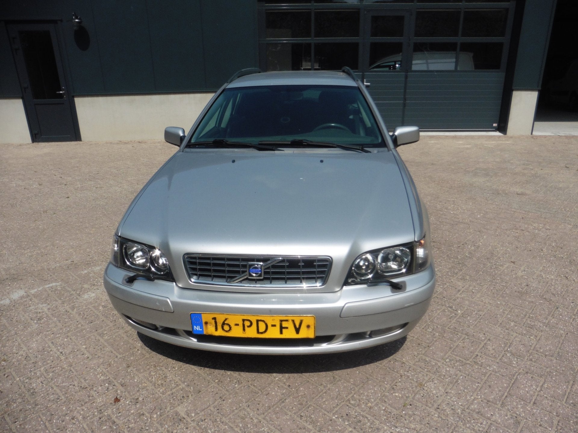 Volvo V40 2.0 Europa, Gebruikt, 1948 cc, 4 cilinders, Handgeschakeld