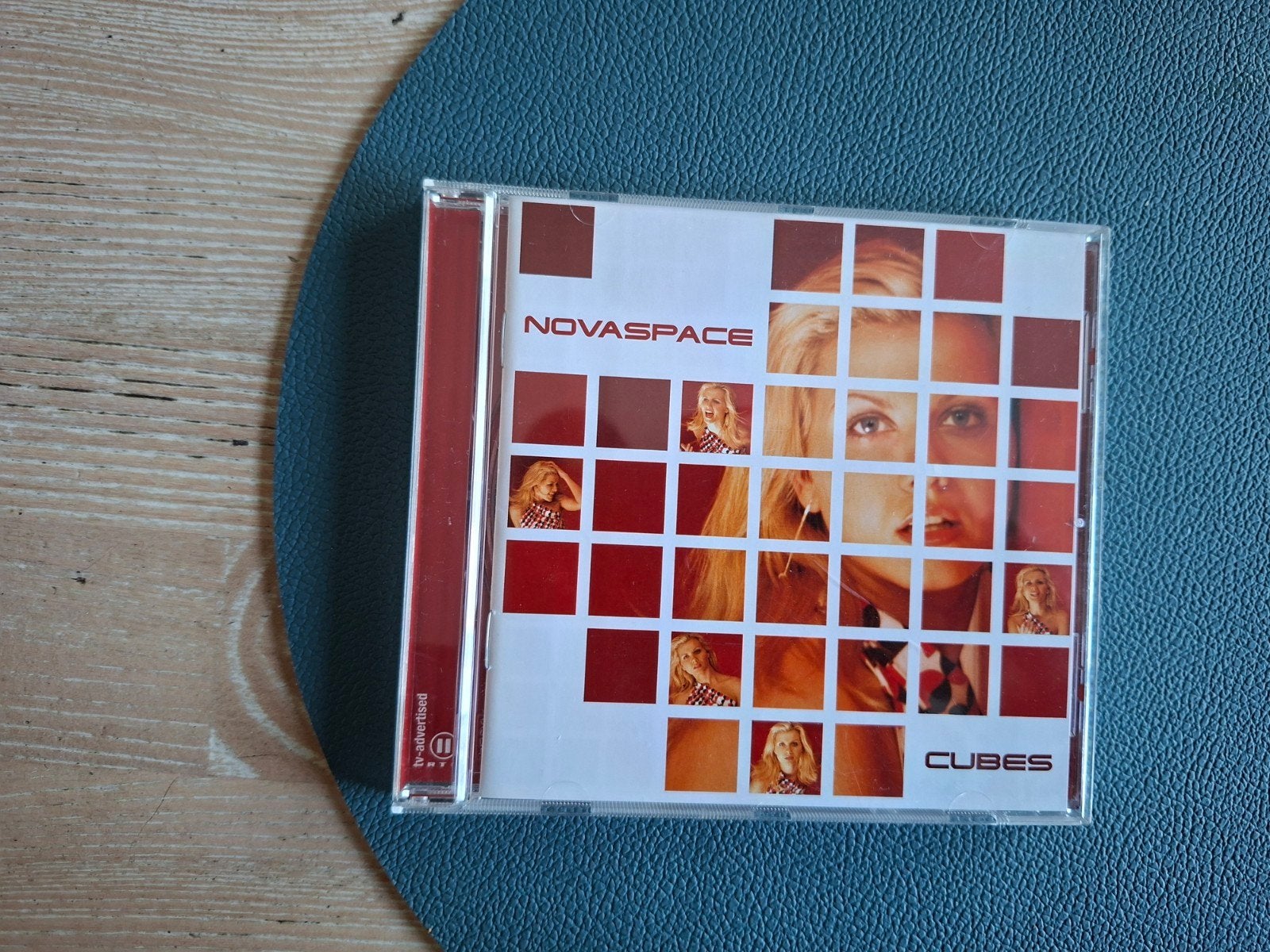 novaspace cubes album, Ophalen of Verzenden, Zo goed als nieuw