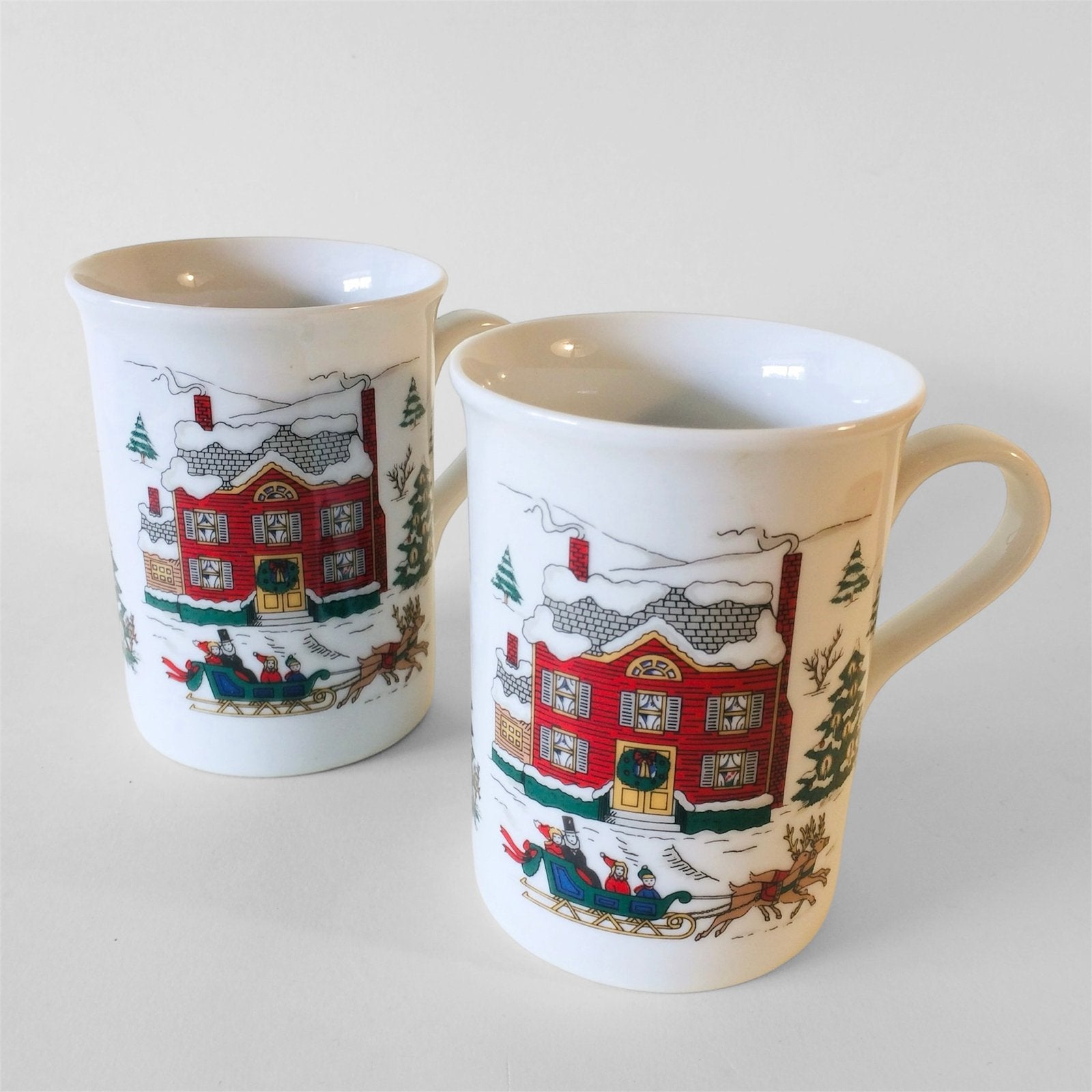 Set van 4 Vintage Mokken met Nostalgisch Wintertafereeltje, Overige merken, Klassiek, Zo goed als nieuw, Porselein