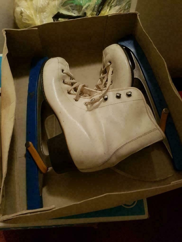 Witte kunstschaatsen - Maat 38, Sport en Fitness, Schaatsen, Overige merken, Ophalen of Verzenden, Zo goed als nieuw, Kunstschaatsen