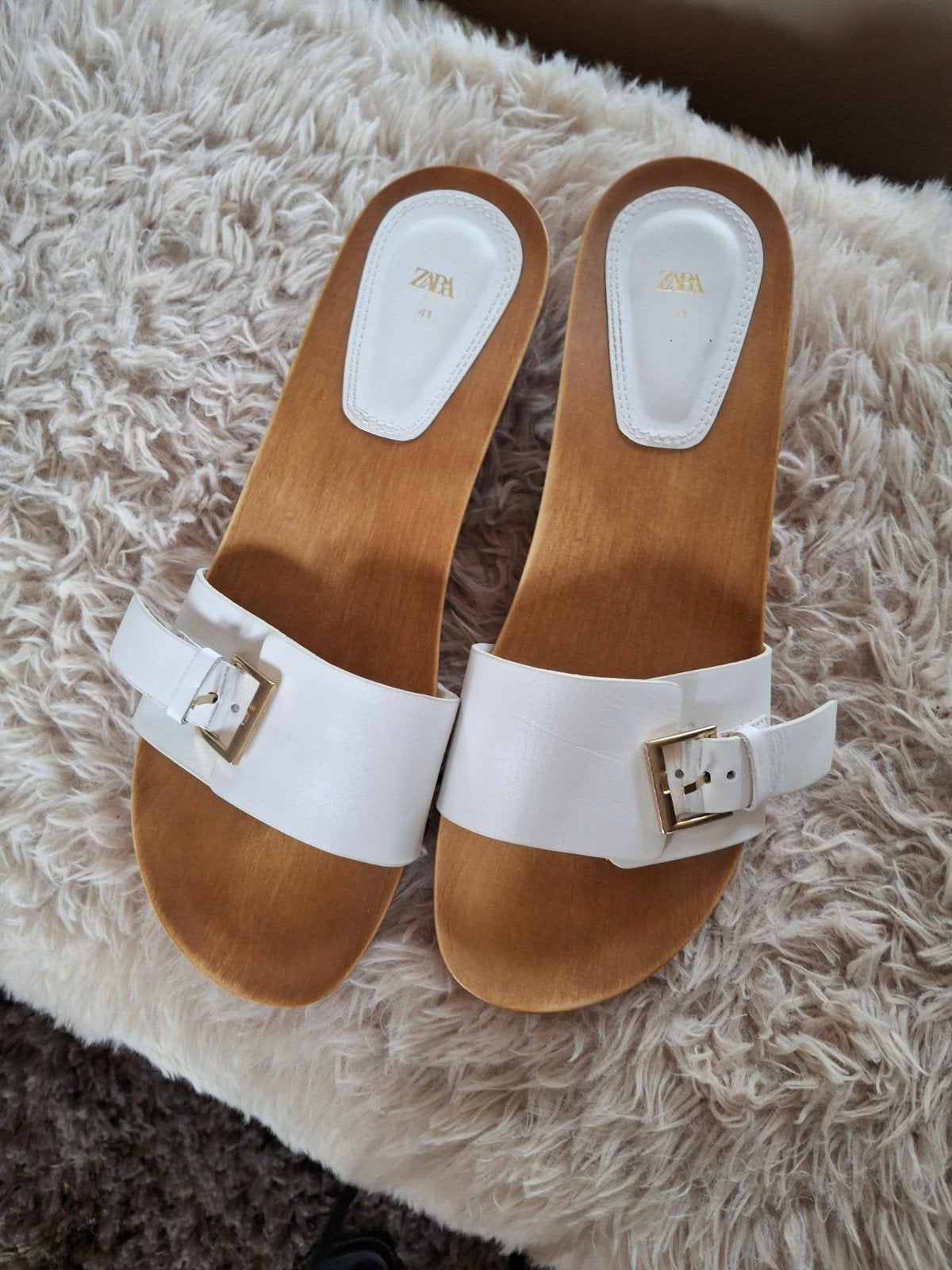 Nieuwe super mooie slippers te groot helaas teab vandaag, Ophalen of Verzenden, Nieuw