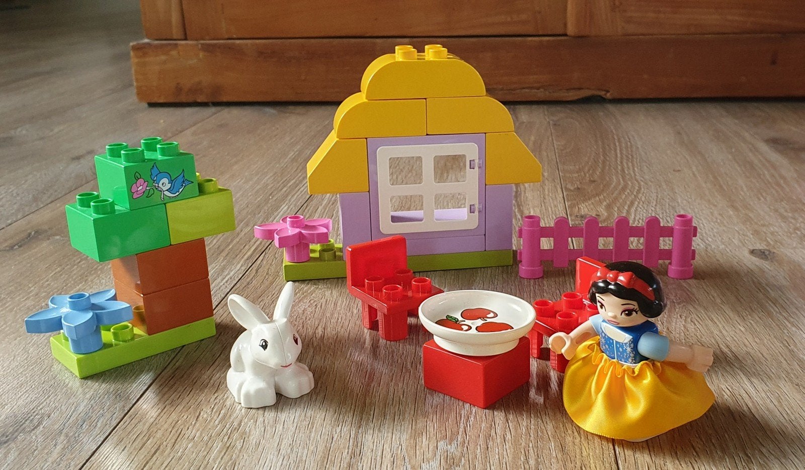 Duplo Disney Princess 6152 Sneeuwwitjes huisje, Compleet, Ophalen of Verzenden, Zo goed als nieuw, Complete set