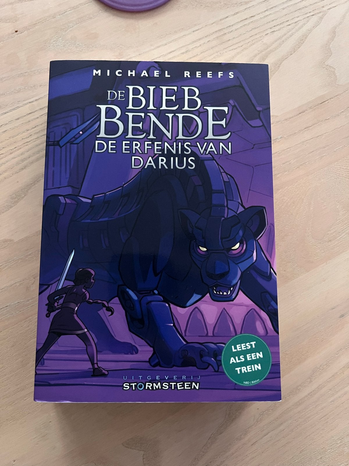 De Bieb Bende: De Erfenis van Darius - Michael Reefs, Ophalen of Verzenden, Gelezen, Fictie