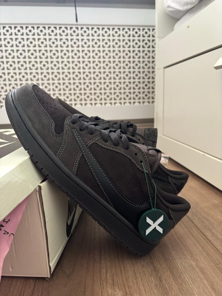 Travis Scott x Air Jordan 1 Low Velvet Brown- Maat, Verzenden, Zo goed als nieuw, Bruin, Sneakers of Gympen