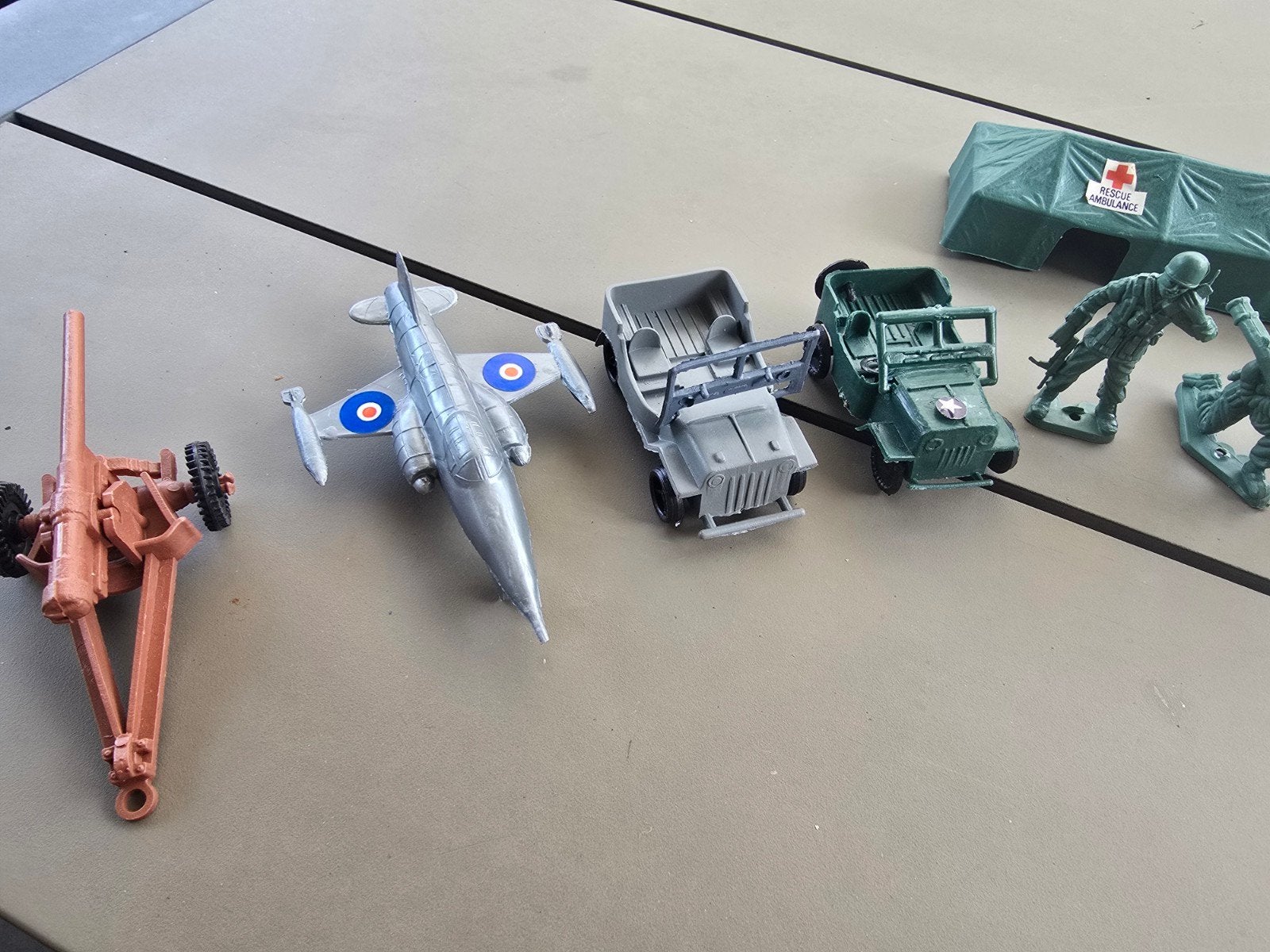 Grote set plastic soldaatjes en militair speelgoed, Ophalen of Verzenden, Gebruikt