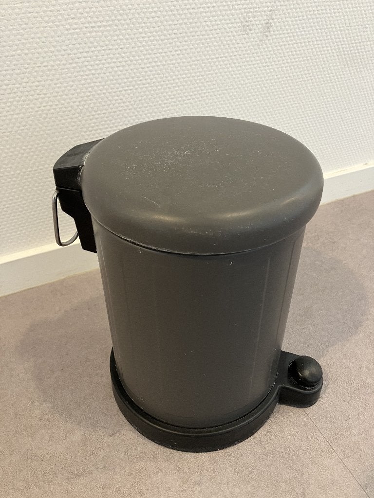 IKEA small garbage bin, Huis en Inrichting, Woonaccessoires | Prullenbakken, Ophalen, Kunststof, Gebruikt, 40 liter of meer