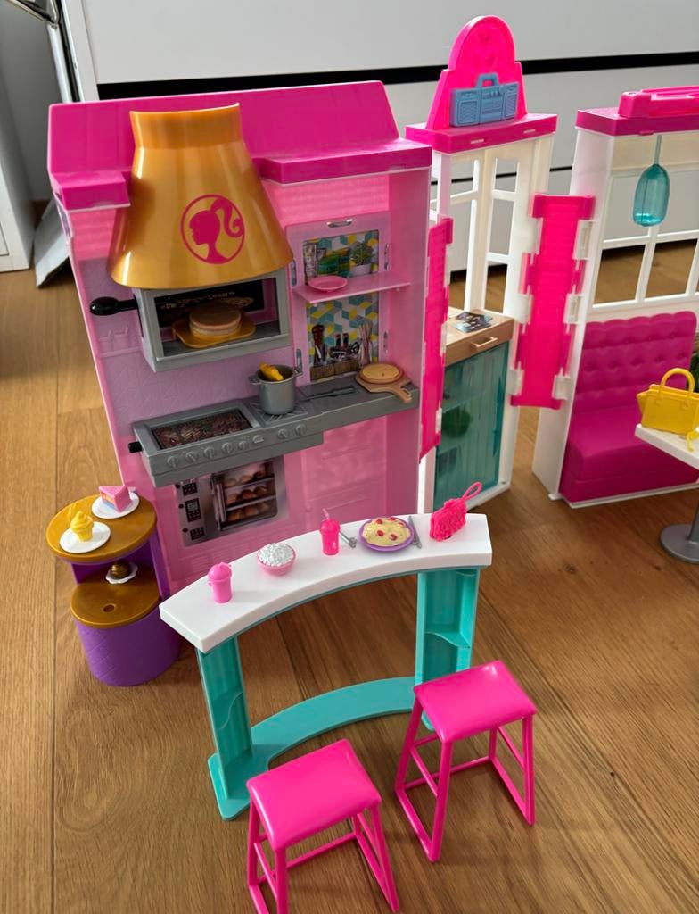 Barbie pizzaria / Keuken en Eethoek Speelset, Ophalen of Verzenden, Zo goed als nieuw