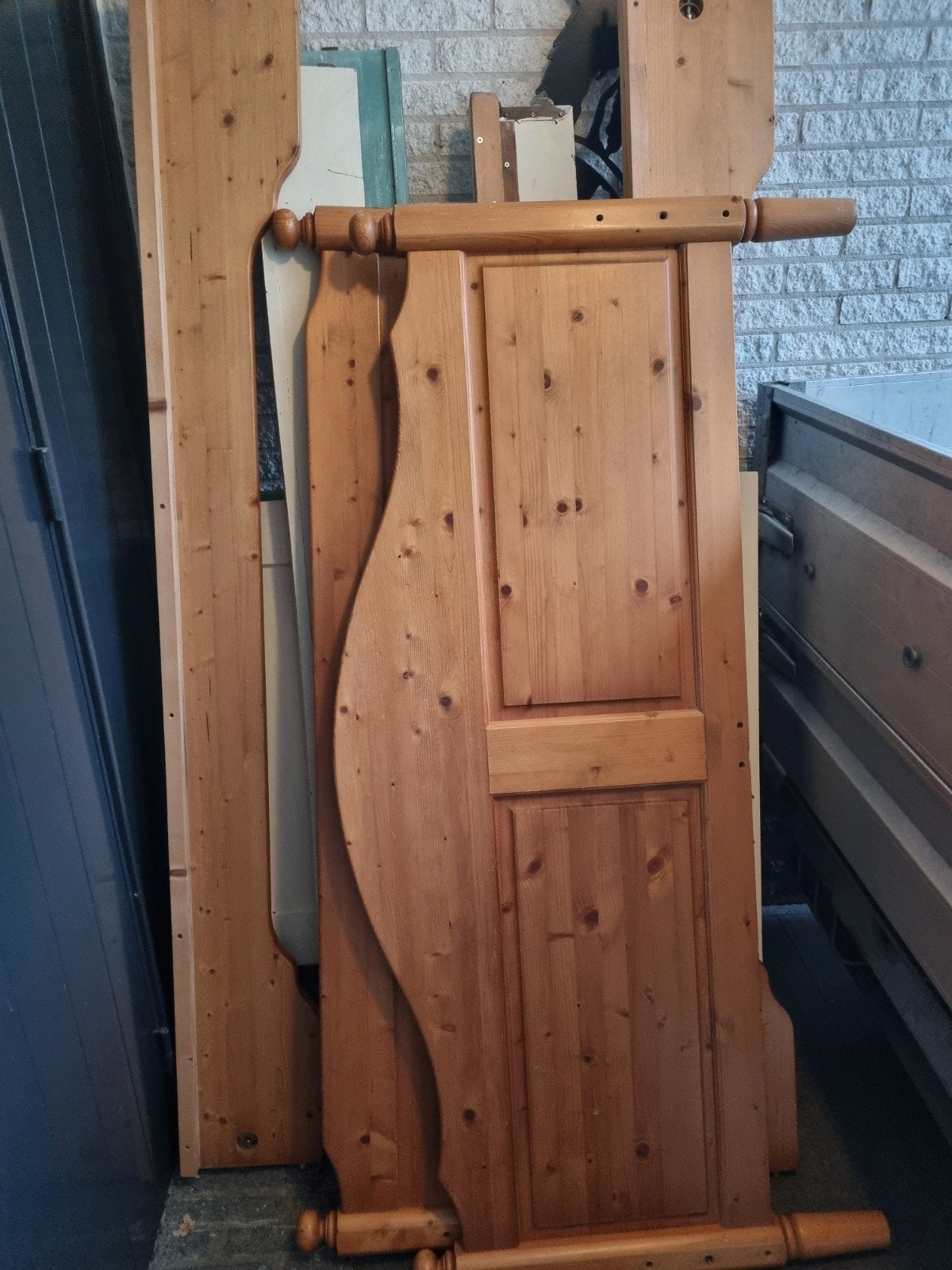 gratis grenen bed ombouw  160 breed, Antiek en Kunst, Ophalen