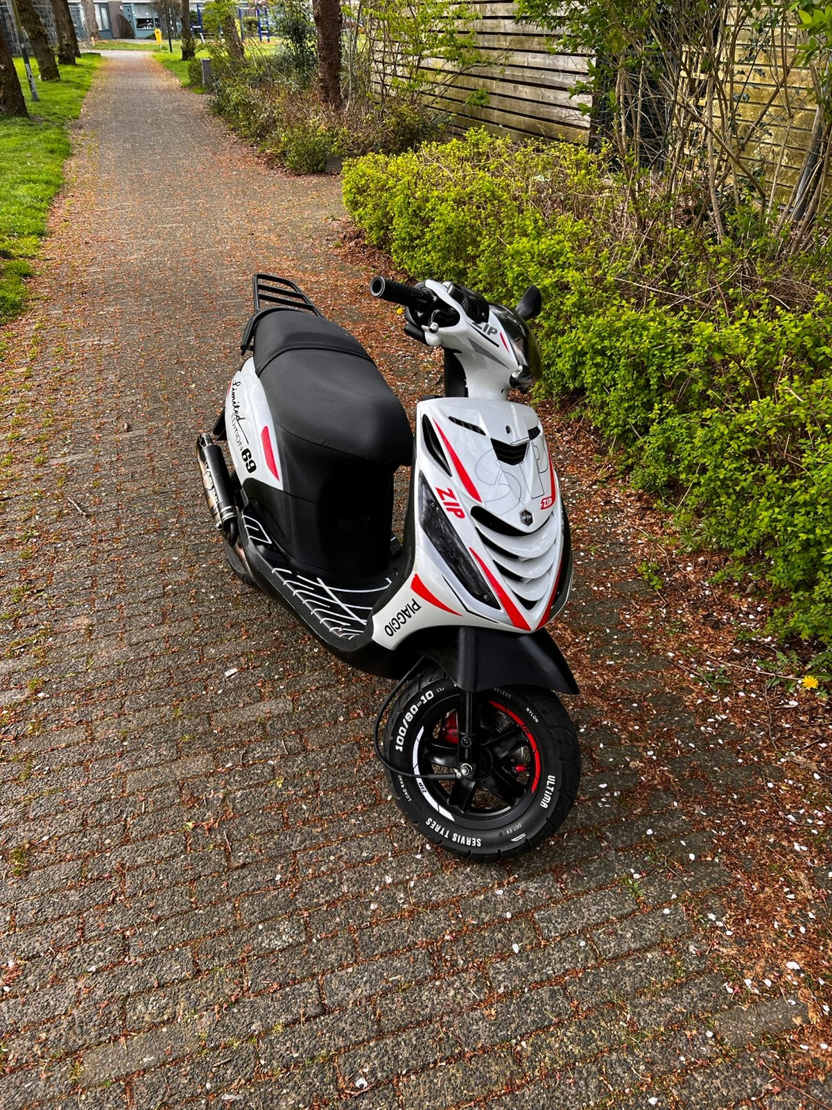 Zip 70cc kanon brom kenteken, Fietsen en Brommers, Scooters | Piaggio, Ophalen, Tweetakt, Maximaal 45 km/u, Zo goed als nieuw