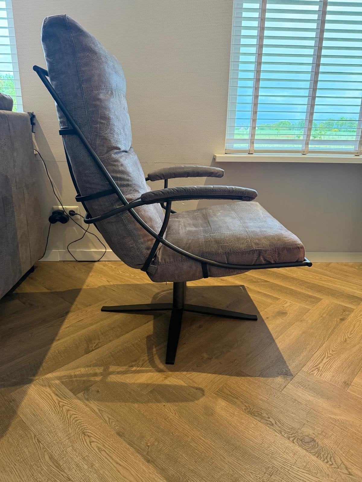 Fauteuil Tiberius van merk Het Anker, Ophalen, Zo goed als nieuw, Leer, 50 tot 75 cm