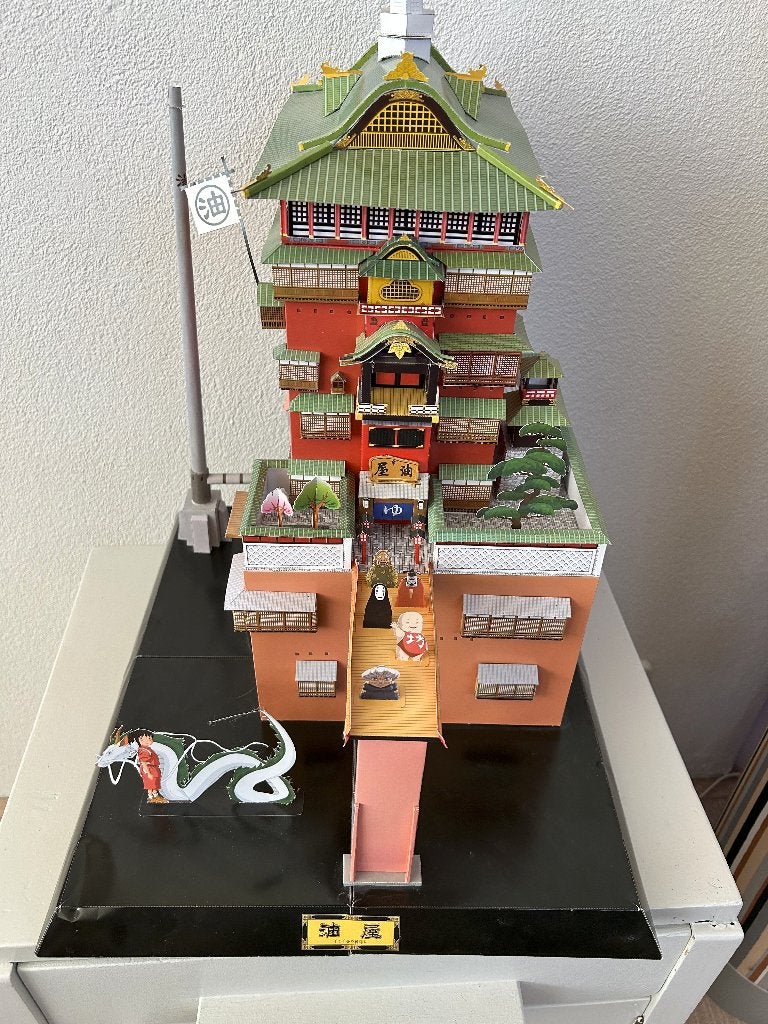 Spirited Away badhuis (gebouwd), Ophalen, Gebruikt, Gebouwen, Meerkleurig