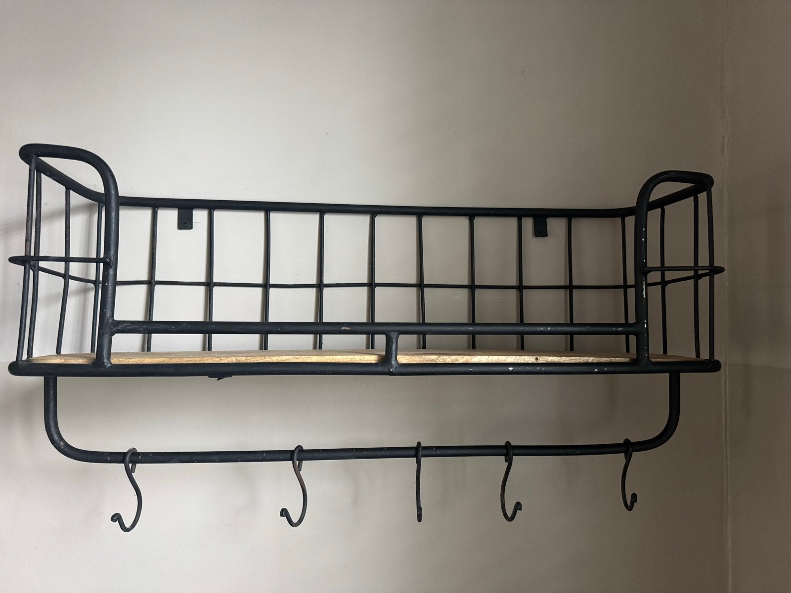 Keukenrek met haakjes voor kopjes - 75x25x43 cm, Huis en Inrichting, Ophalen, Zwart, Metaal, Overige typen