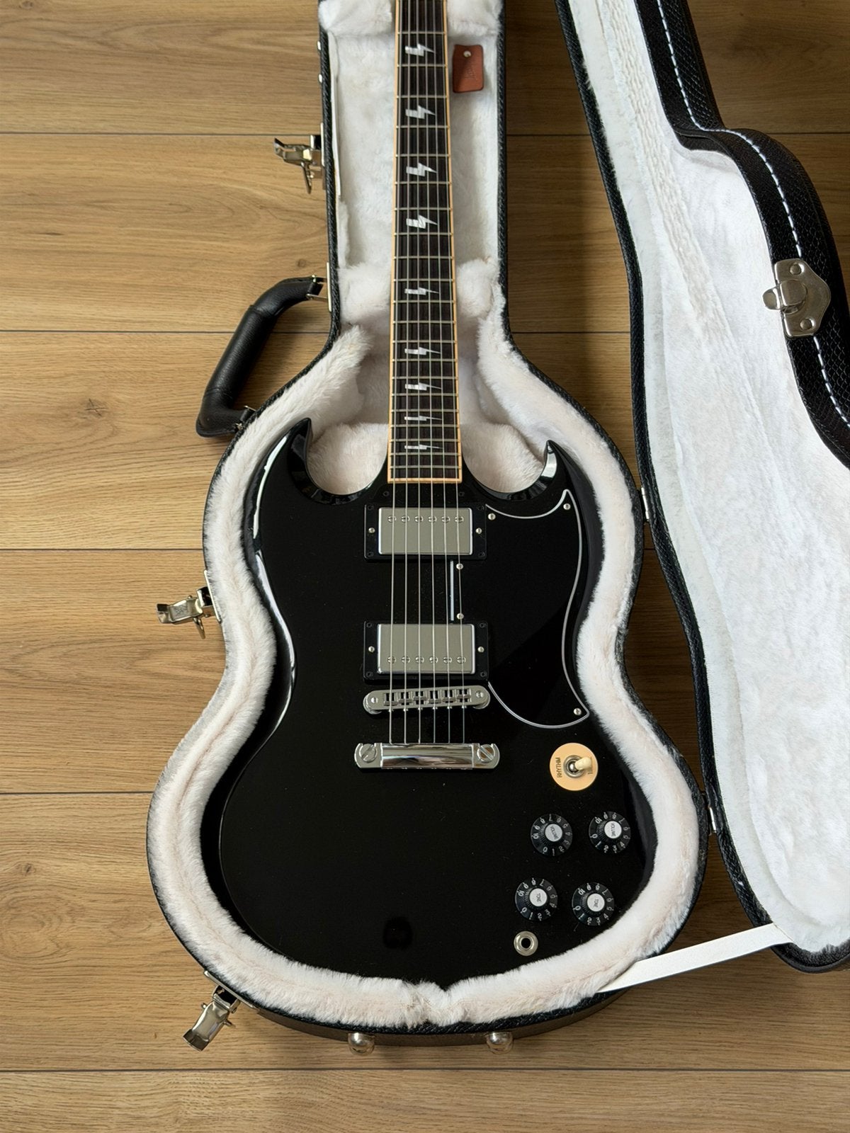 Gibson Angus Young Signature SG Ebony Thunderstruck ️ AC DC, Muziek en Instrumenten, Snaarinstrumenten | Gitaren | Elektrisch