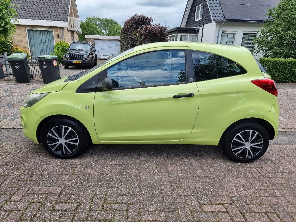 Ford Ka 1.2 Comfort, start/stop, airco, nwe banden,weinig km, Voorwielaandrijving, Euro 5, Stof, 1242 cc