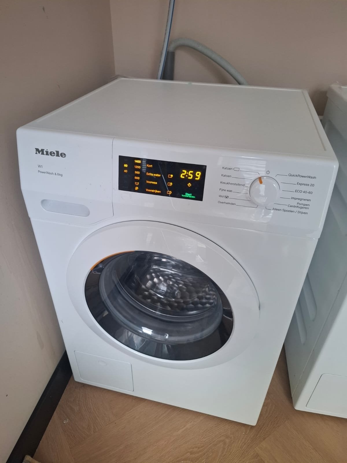 Miele W1 Wasmachine 8kg - Zo goed als nieuw, Ophalen, 1200 tot 1600 toeren, 8 tot 10 kg, Zo goed als nieuw