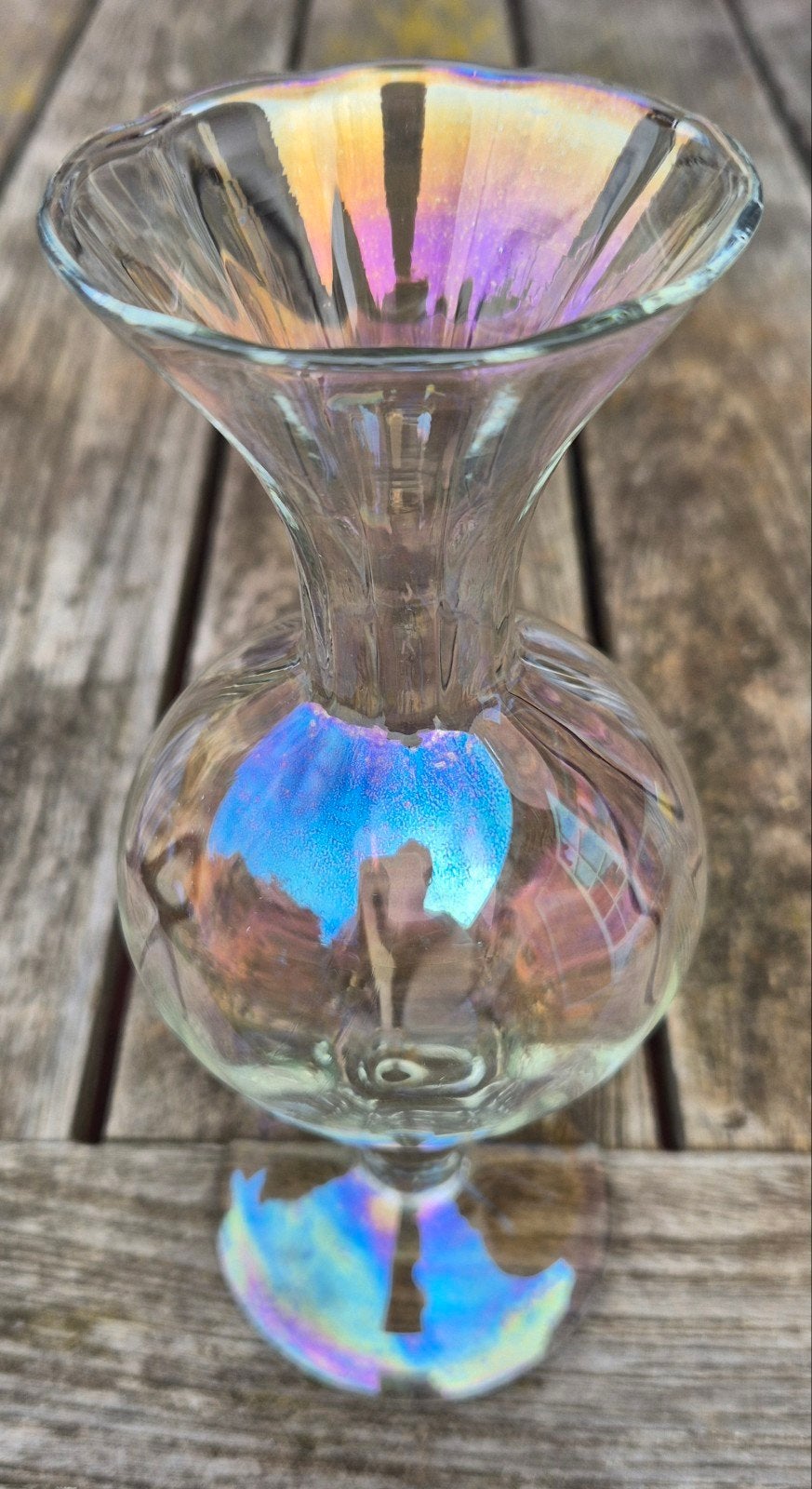 Vintage iriserende glazen vaas op voet (19 cm) – Lusterware, Antiek en Kunst, Ophalen of Verzenden