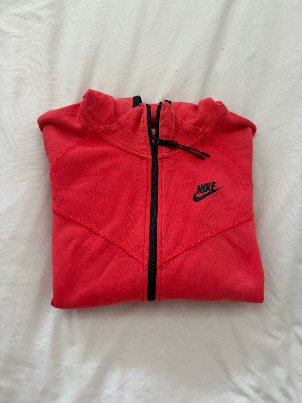 Nike Tech Fleece Hoodie Rood Maat M, Ophalen of Verzenden, Zo goed als nieuw, Maat 38/40 (M), Rood