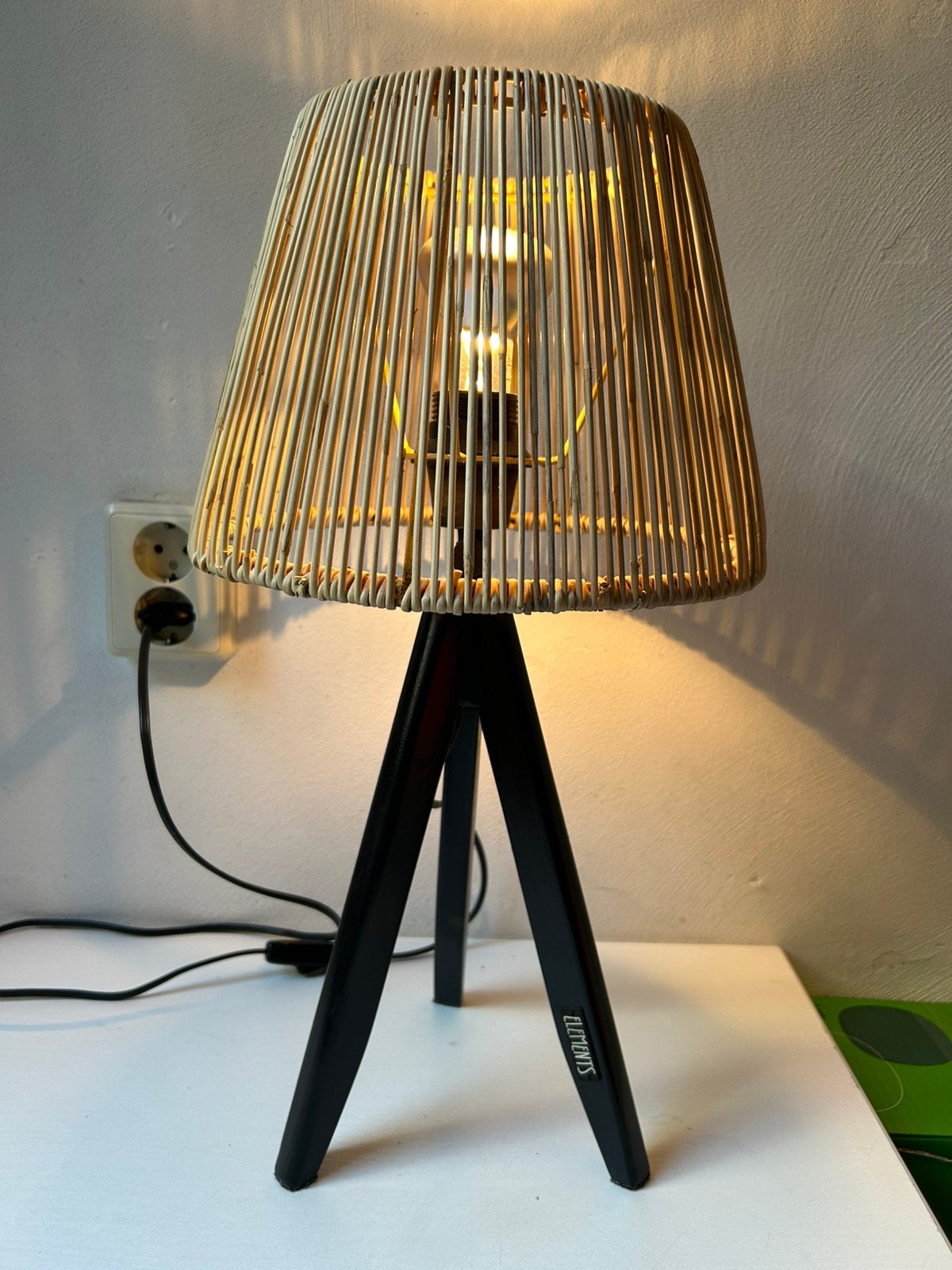 Elements tafellamp met rotan kap 48 cm hoog, Zwart, Ophalen of Verzenden, Gebruikt