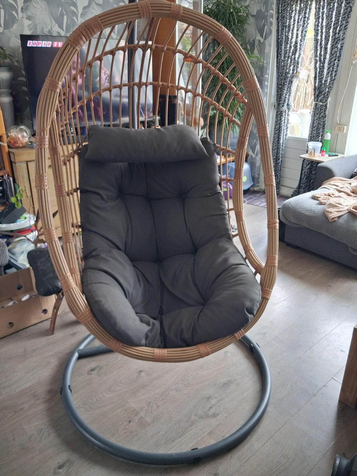 hangen ei te koop, Ophalen