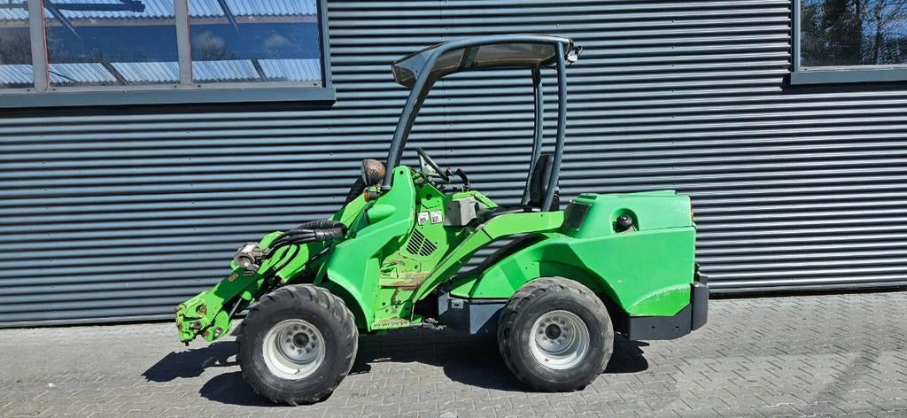 Avant M750 (bj 2012), Wiellader of Shovel