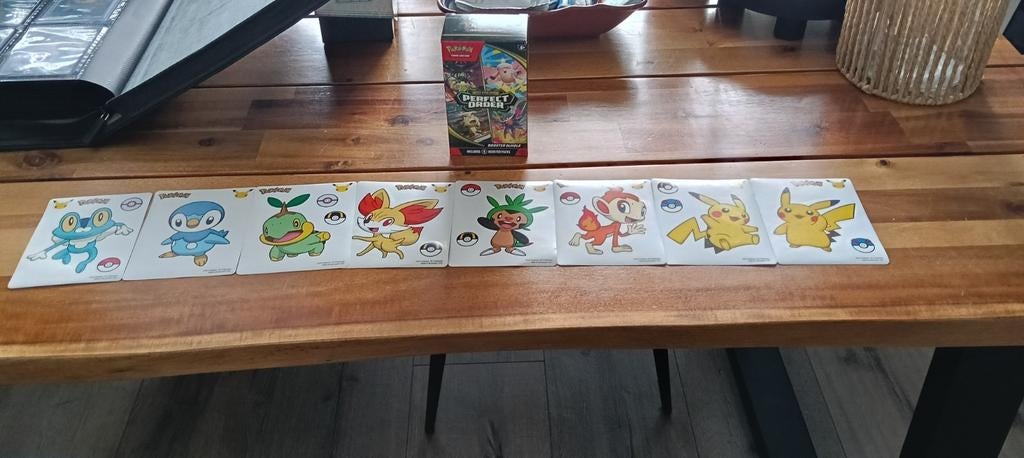 Pokémon 25th Anniversary McDonald's stickers & 60 kaarten, Ophalen of Verzenden