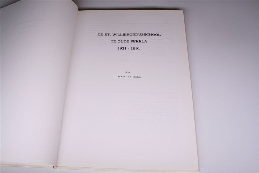 St. Willibrordusschool Oude Pekela [1921-1991] — Gedenkboek, Boeken, Geschiedenis | Stad en Regio, Ophalen of Verzenden, Zo goed als nieuw
