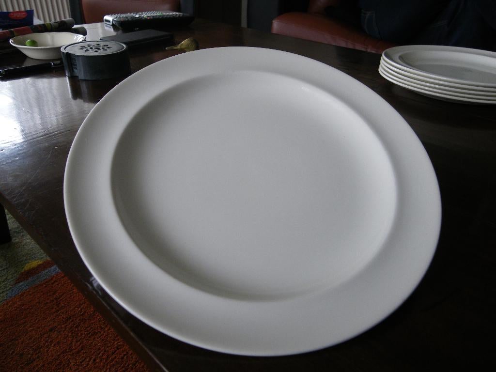Wedgwood TRADITIONAL PLAIN Groot gebak/taart/onderbord 32cm, Gebruikt, Ophalen of Verzenden, Bord(en), Wedgwood